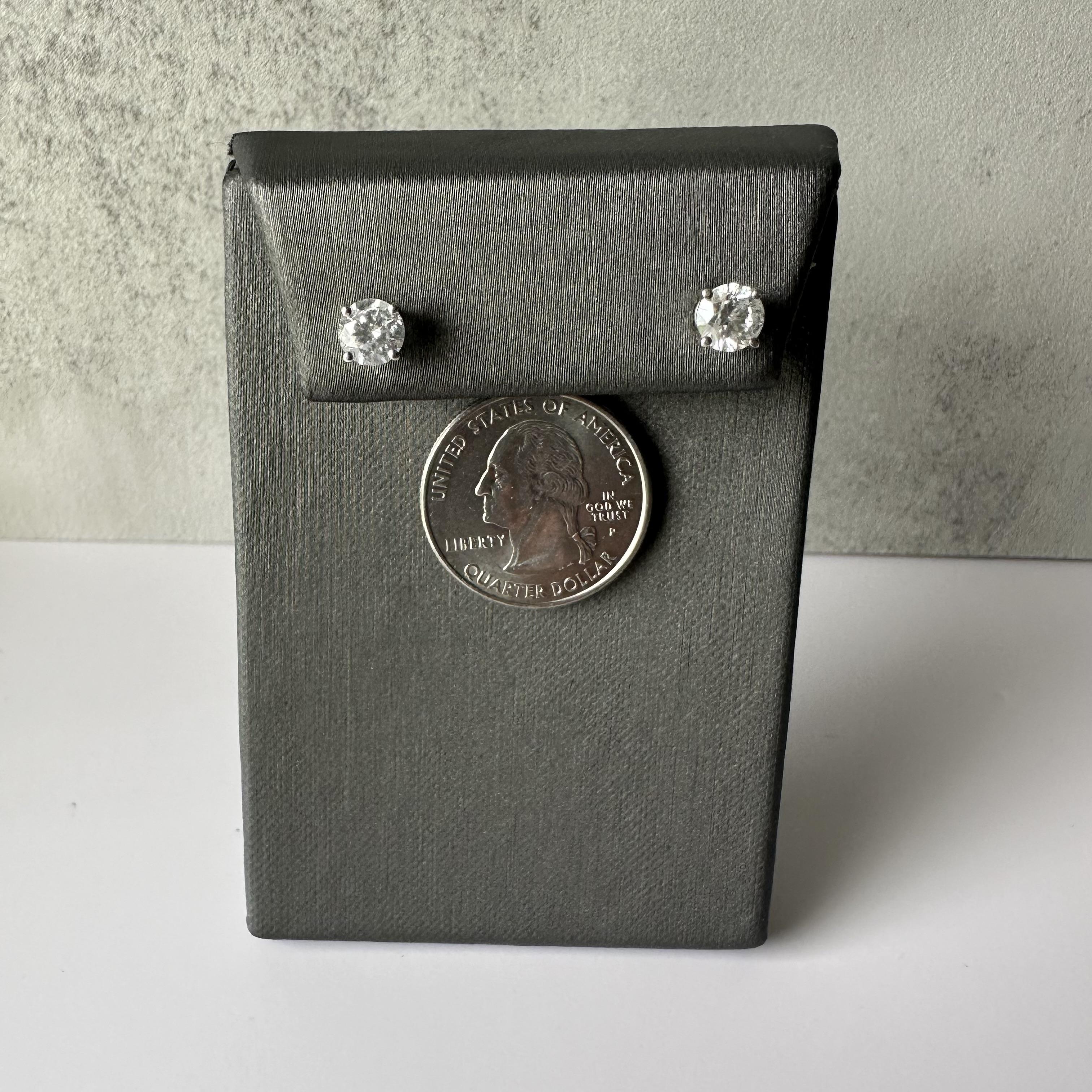 Estate Natural Diamond Studs in 14kt White Gold - 1.40ctw Diamonds In Excellent Condition For Sale In West Hempstead, NY