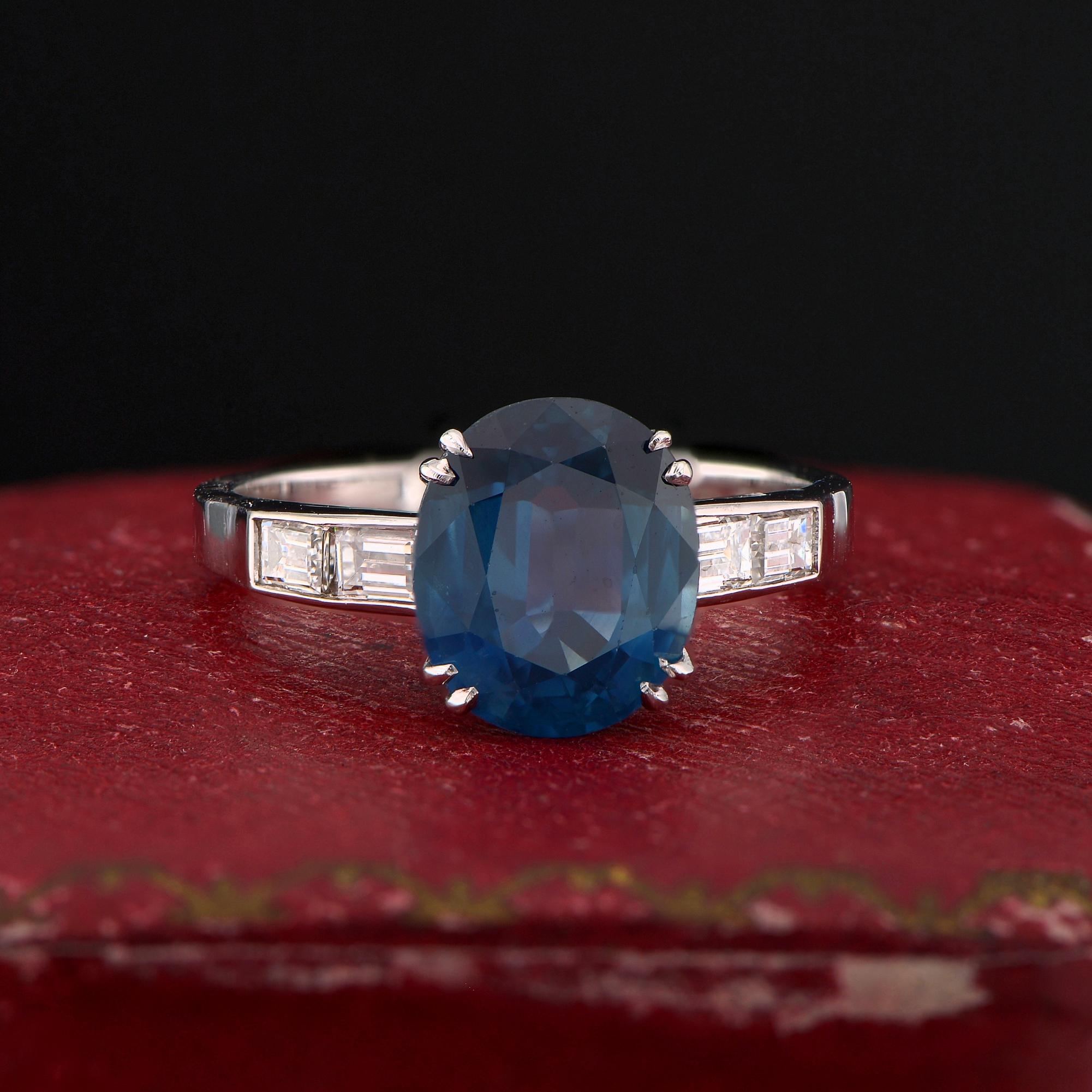 Contemporary Estate Natural No Heat 3.31 Ct Blue Sapphire Diamond Engagement Solitaire Ring For Sale