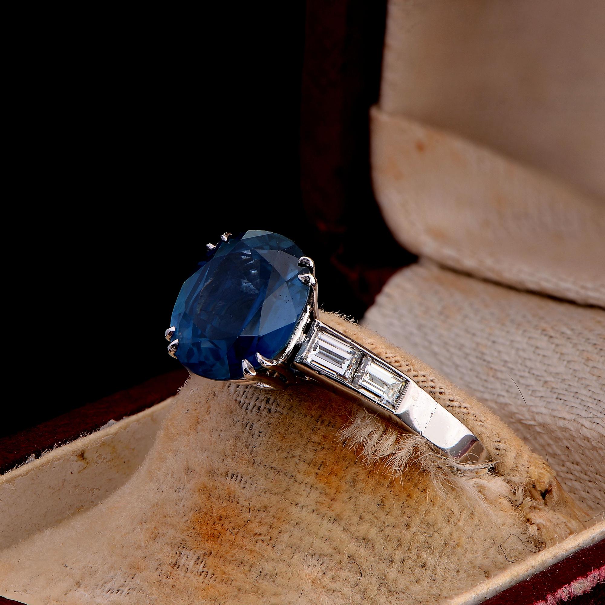 Women's Estate Natural No Heat 3.31 Ct Blue Sapphire Diamond Engagement Solitaire Ring For Sale