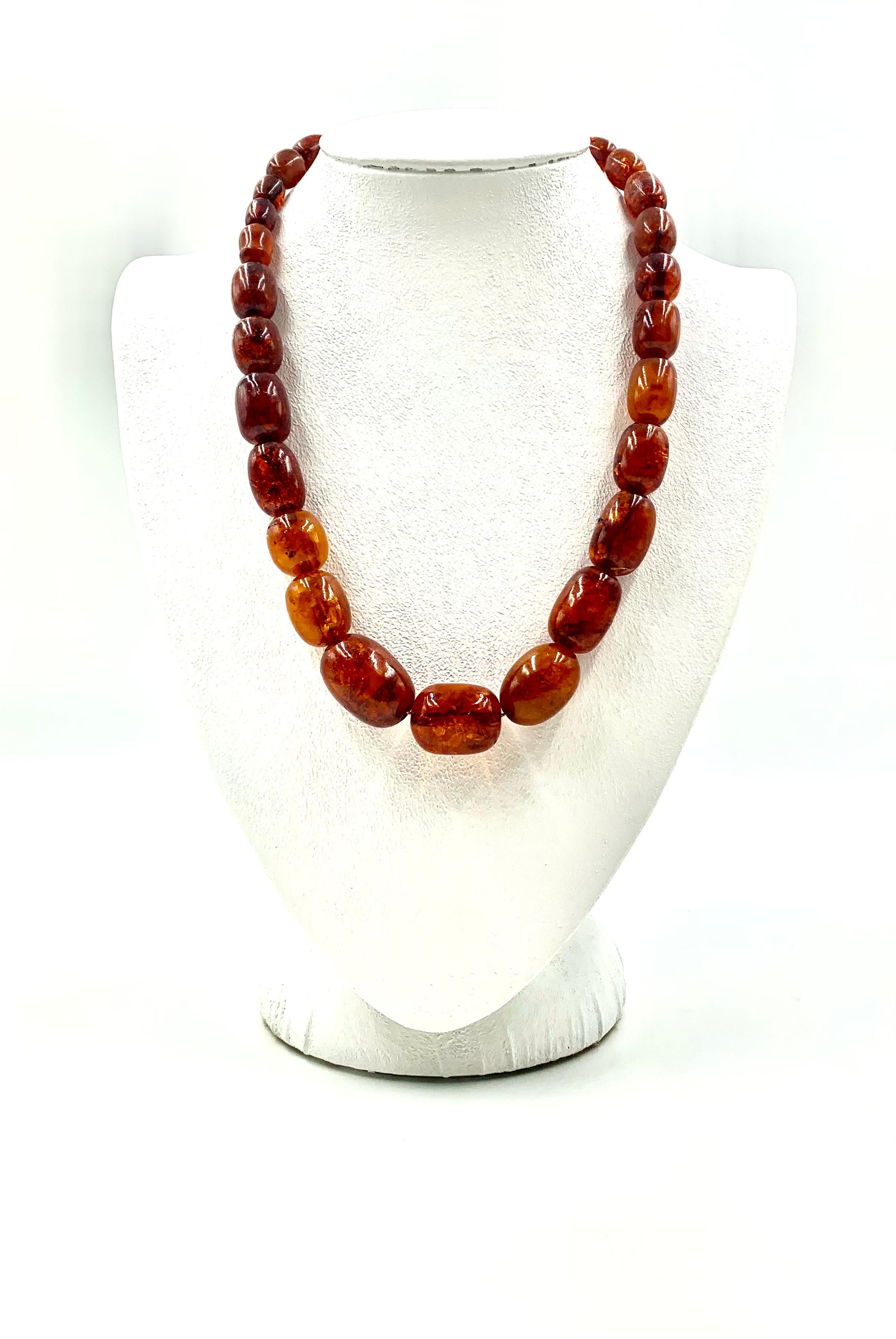 Estate Natural Oval 26mm to 12mm Graduated Honey Amber Collar de Oro Amarillo de 14K en venta 2