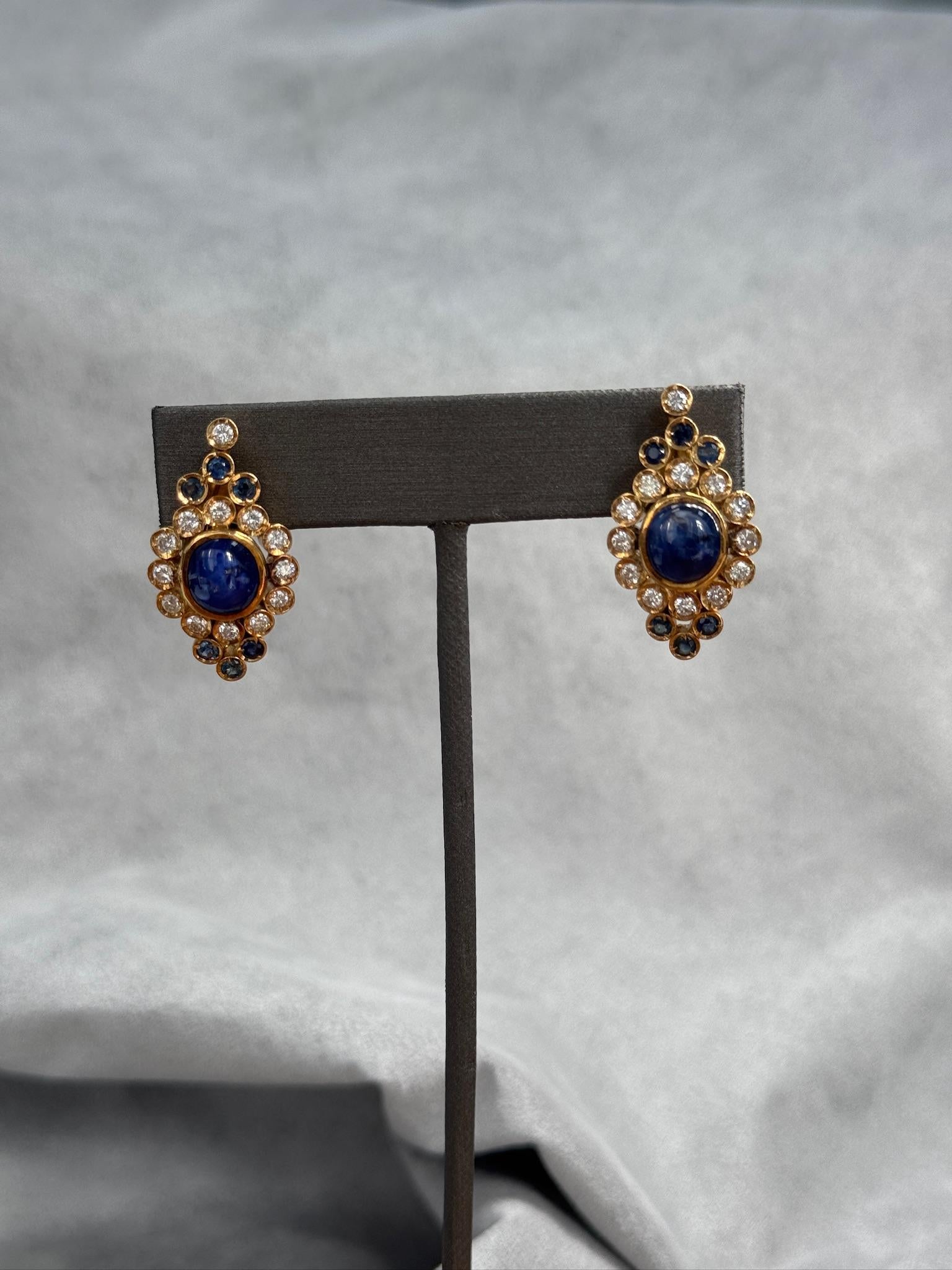 Pendientes de zafiro natural y diamantes - Oro amarillo 18k Corte oval en venta