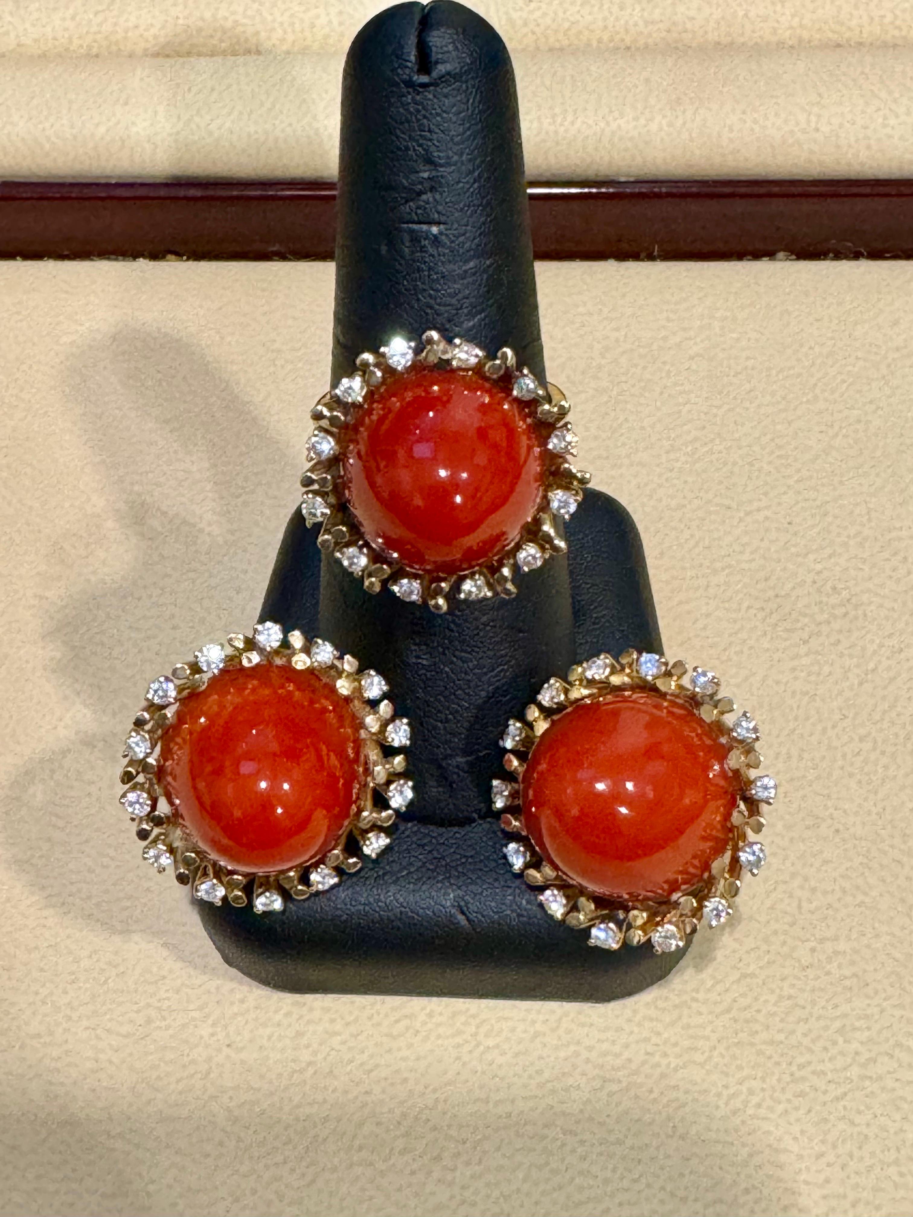 Estate Natural Sugar Loaf Coral & Diamond  Earring & Ring in 18 Kt Yellow Gold For Sale 6