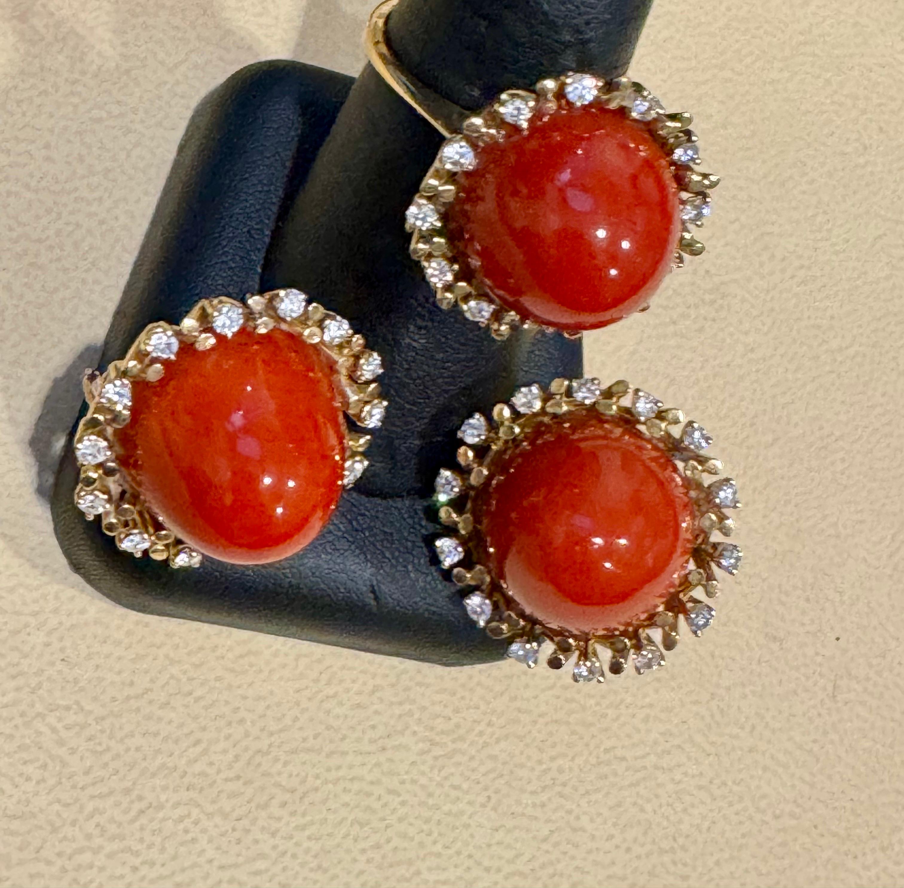 Estate Natural Sugar Loaf Coral & Diamond  Earring & Ring in 18 Kt Yellow Gold For Sale 7