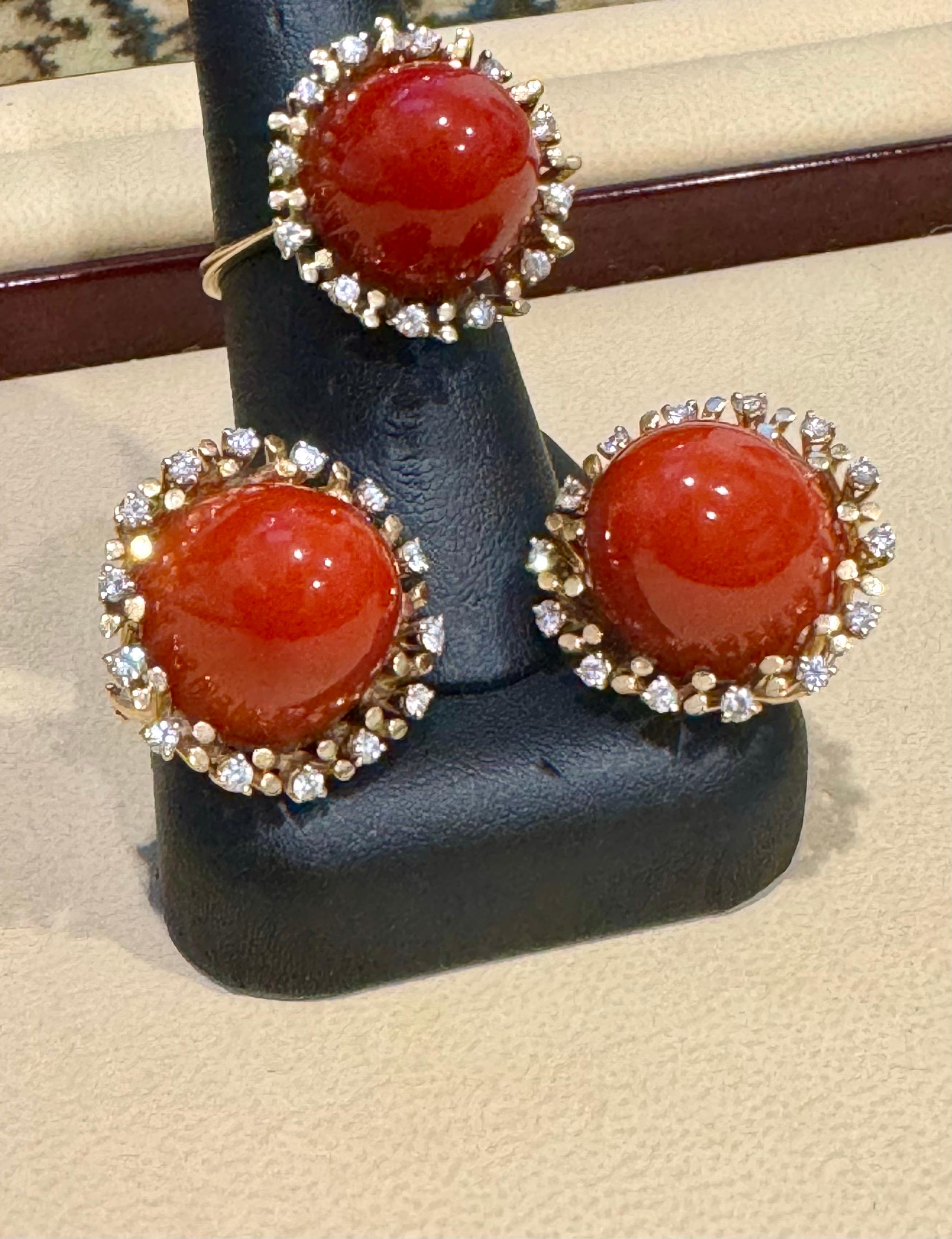 Estate Natural Sugar Loaf Coral & Diamond  Earring & Ring in 18 Kt Yellow Gold For Sale 3