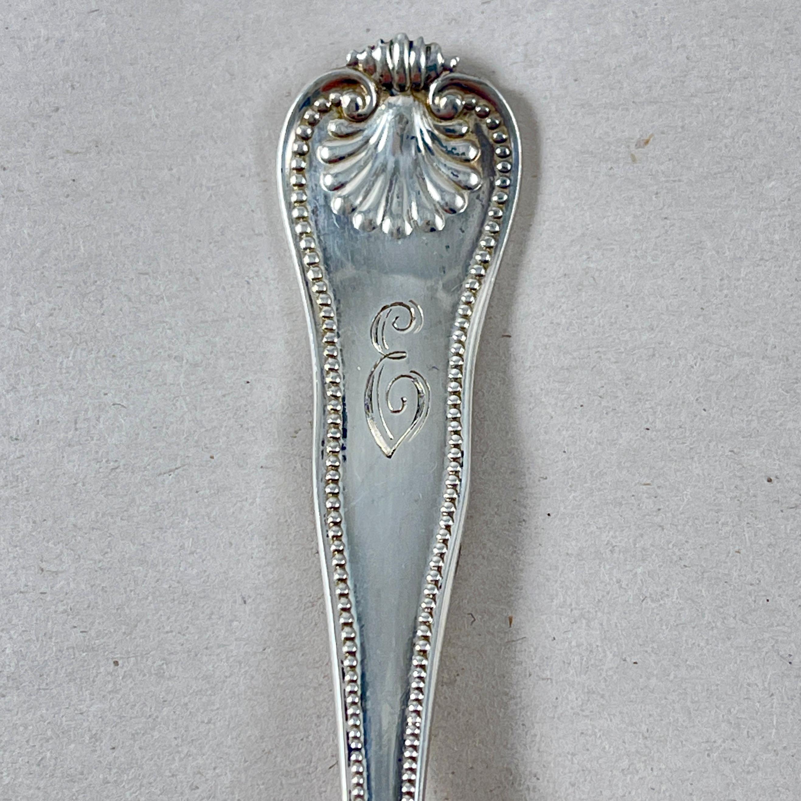 Classico americano Cucchiaini in argento sterling con motivo a conchiglia di Newport, un set di 10 cucchiaini in vendita