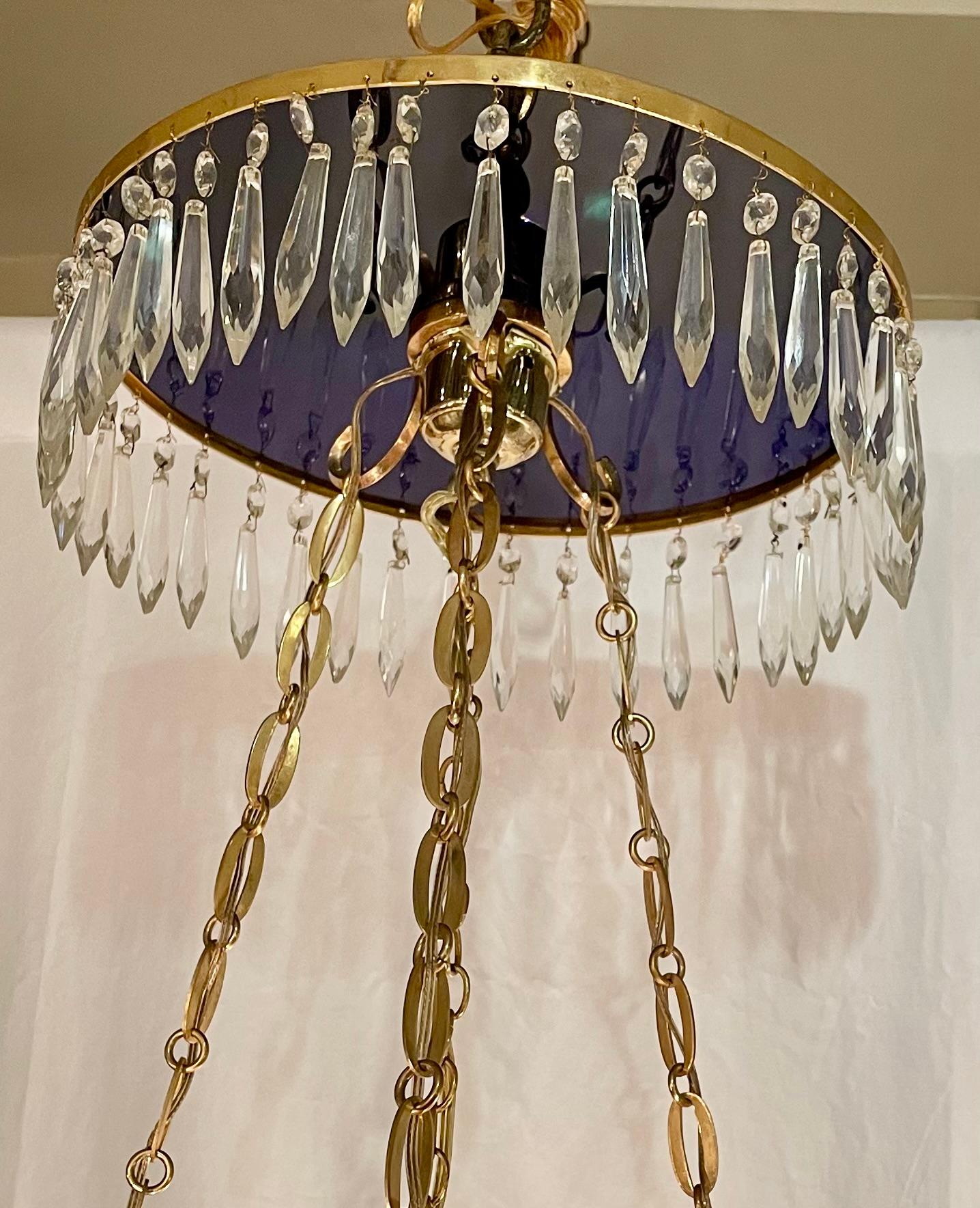 Lanterne d'Oré en bronze d'Europe du Nord, verre et cristal taillé, Circa 1950. en vente 1