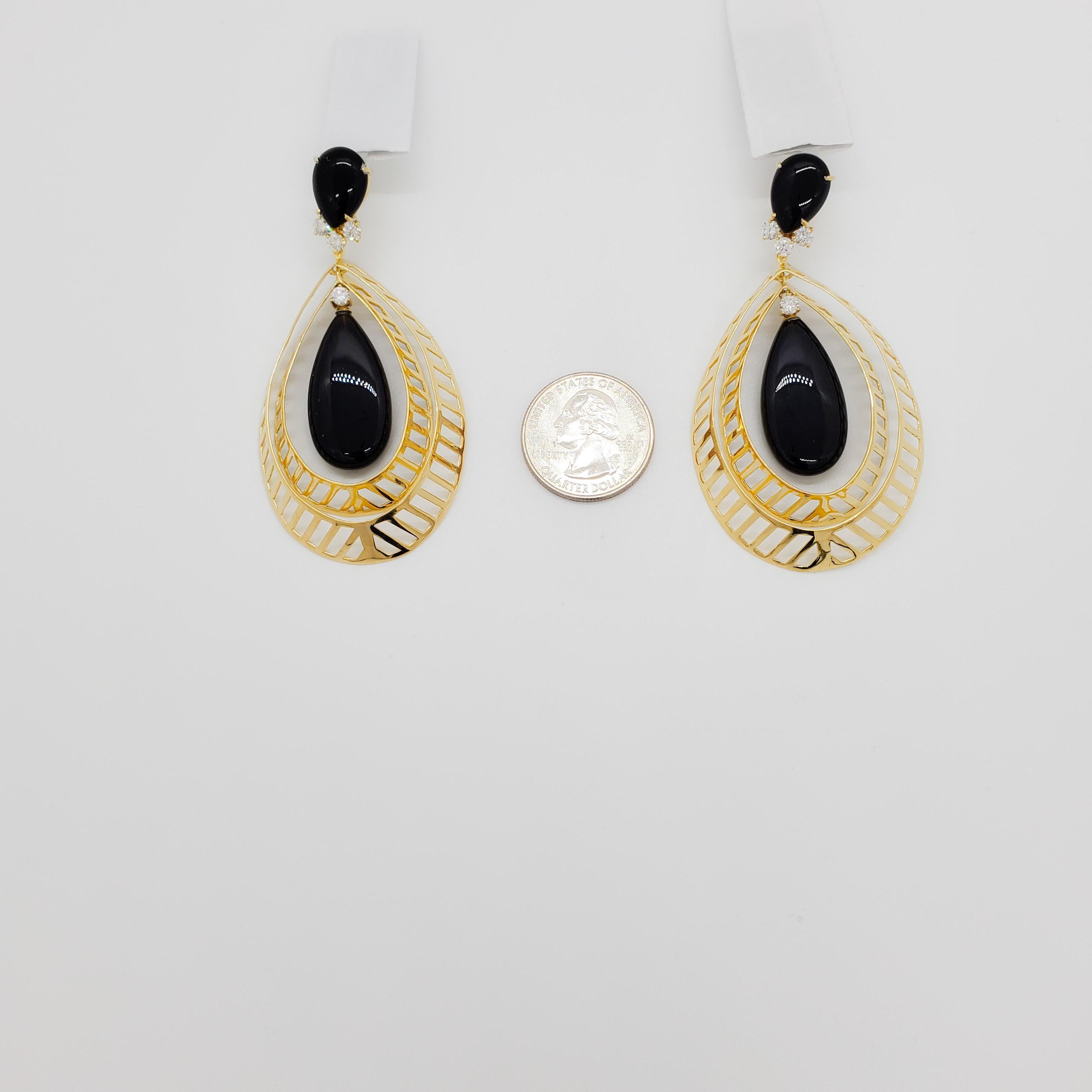 Onyx and Diamond Long Dangle Earrings in 18k Yellow Gold In Excellent Condition For Sale In Los Angeles, CA