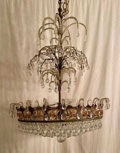 Lustre original en cristal perlé provenant d'une ancienne maison de la New Orleans, Circa 1950.