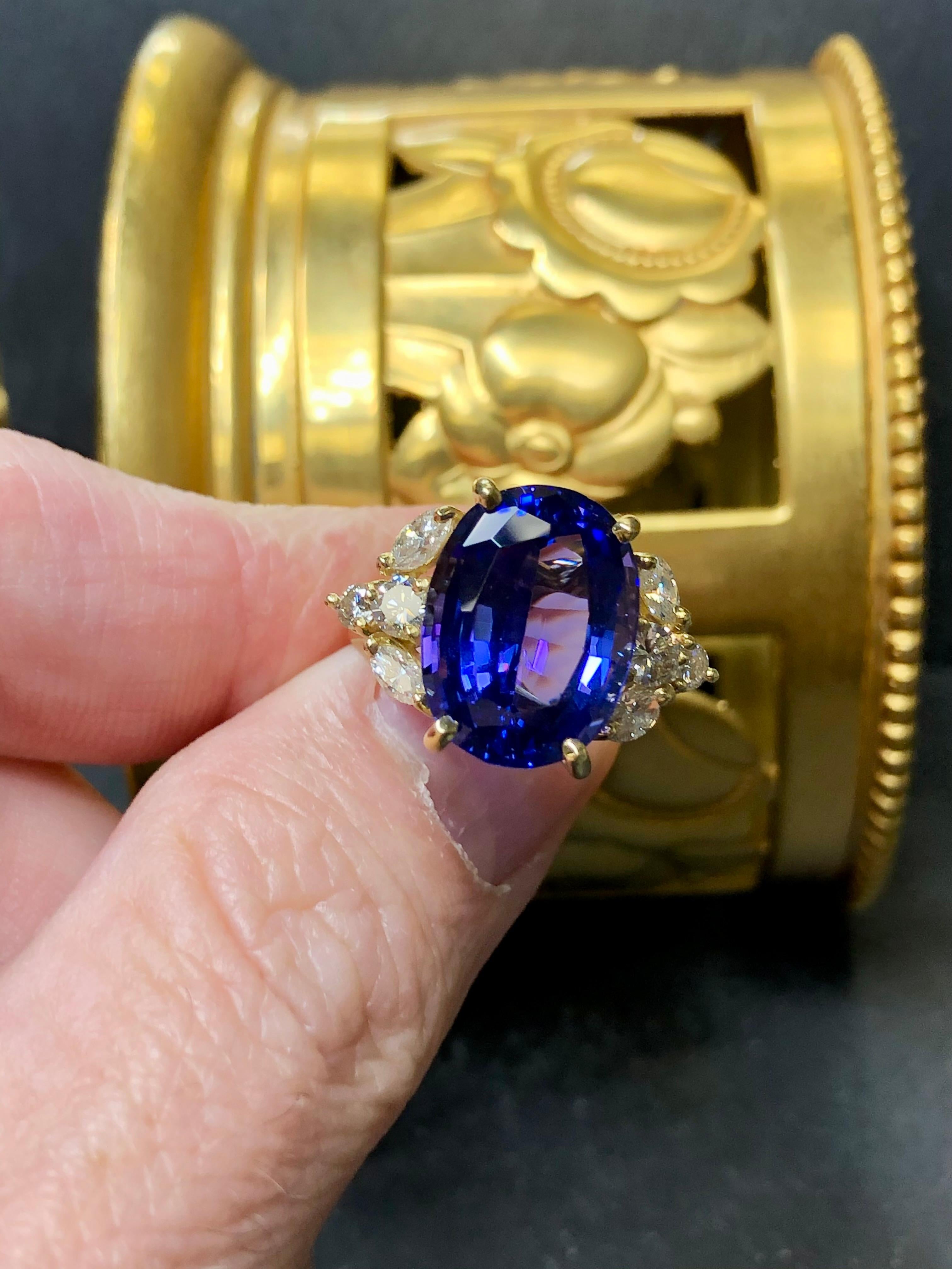 Estate 18K Oval Tanzanite Marquise Diamond Cocktail Ring 8.50cttw Sz 7 In Good Condition For Sale In Winter Springs, FL