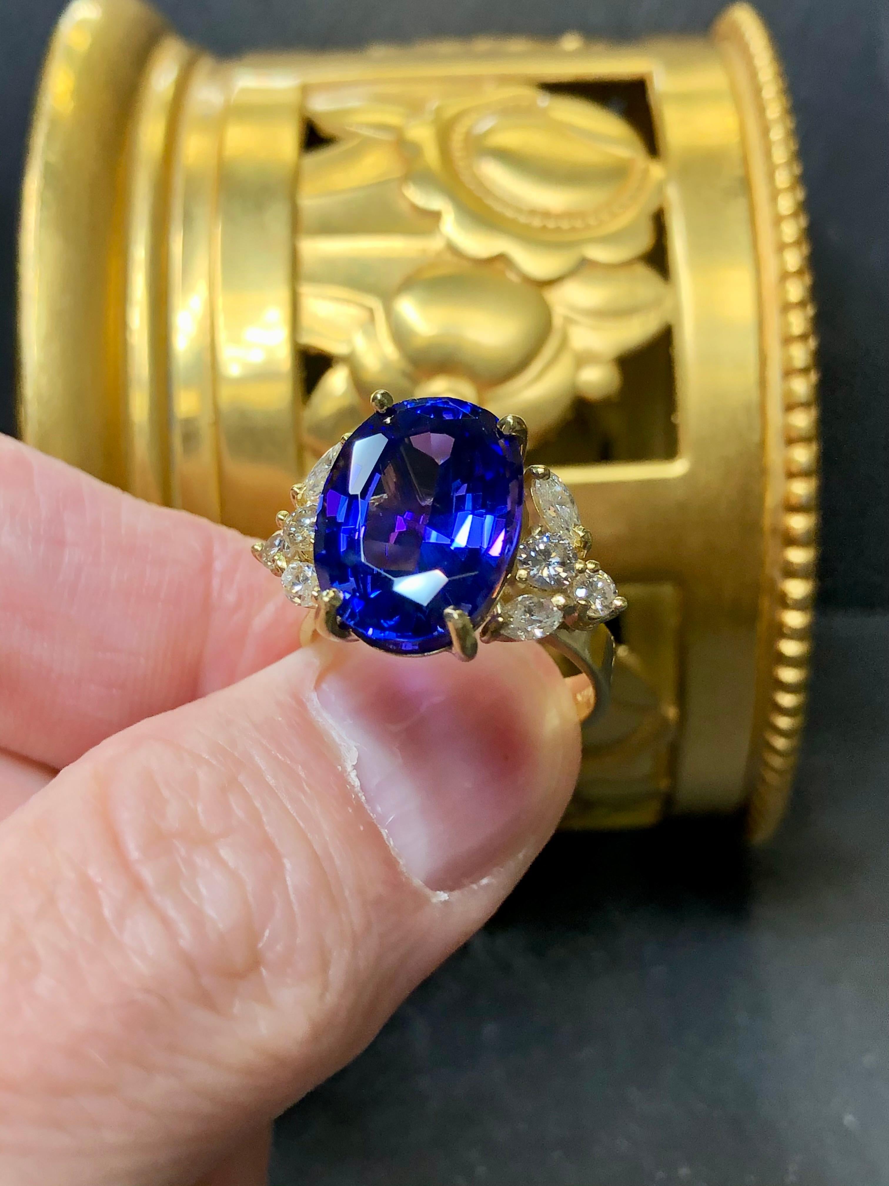 Women's or Men's Estate 18K Oval Tanzanite Marquise Diamond Cocktail Ring 8.50cttw Sz 7 For Sale