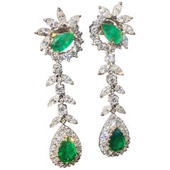 Estate Pair of Platinum 14 Carat Emerald G/VS Diamond Dangle Pendant Earrings