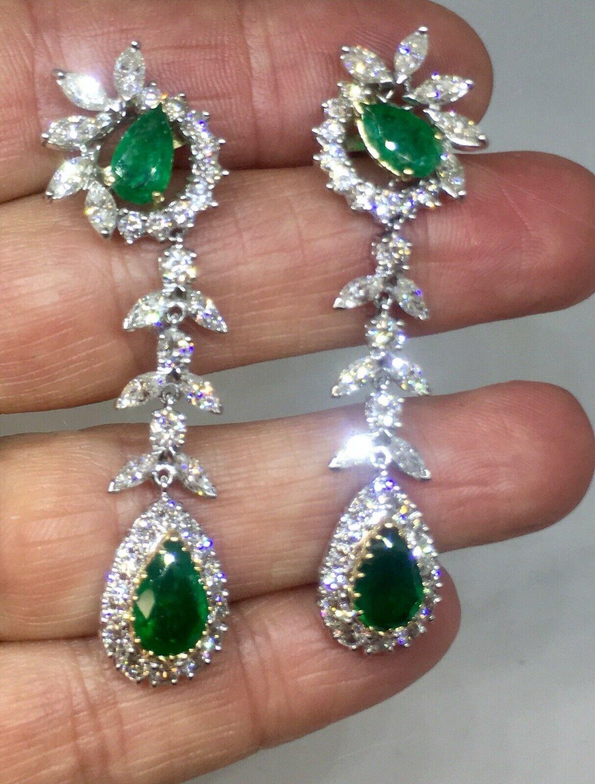 Estate Pair of Platinum 14 Carat Emerald G/VS Diamond Dangle Pendant Earrings For Sale 6