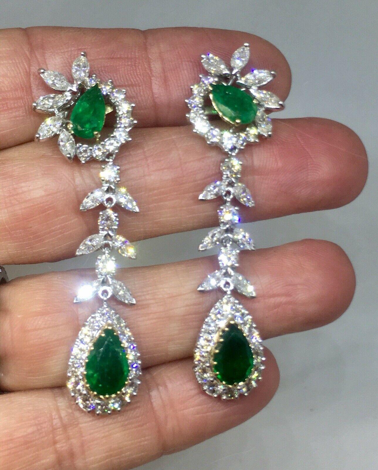 Estate Pair of Platinum 14 Carat Emerald G/VS Diamond Dangle Pendant Earrings For Sale 7