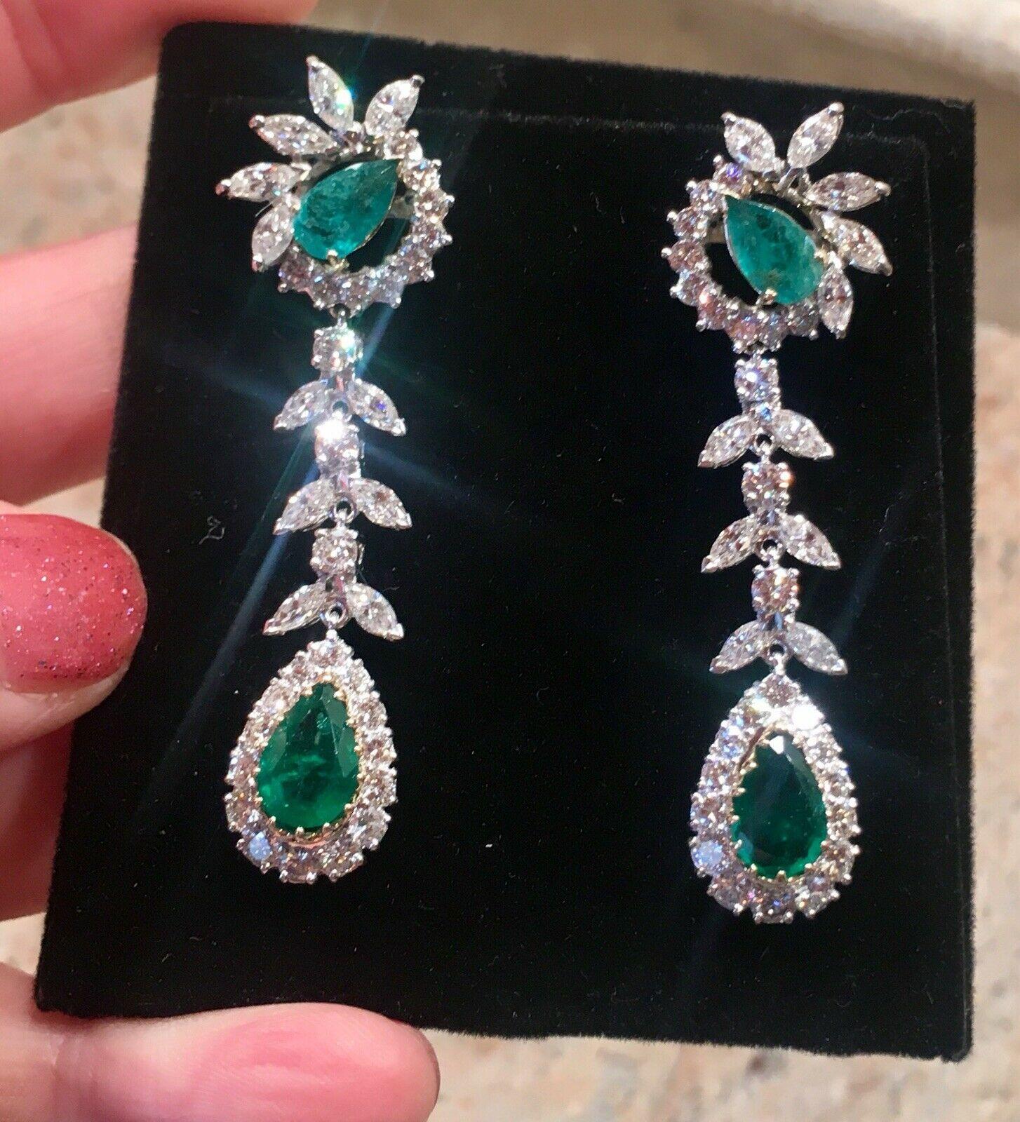 Estate Pair of Platinum 14 Carat Emerald G/VS Diamond Dangle Pendant Earrings For Sale 8