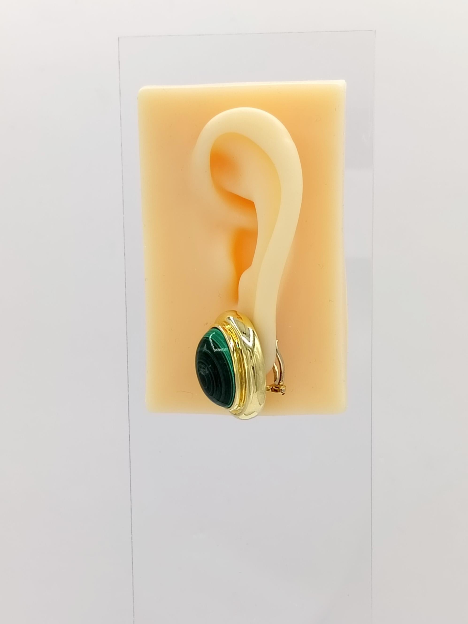 Nachlass Paloma Picasso für Tiffany & Co Malachit-Cabochon-Ohrringe aus 18 Karat Gold (Ovalschliff) im Angebot