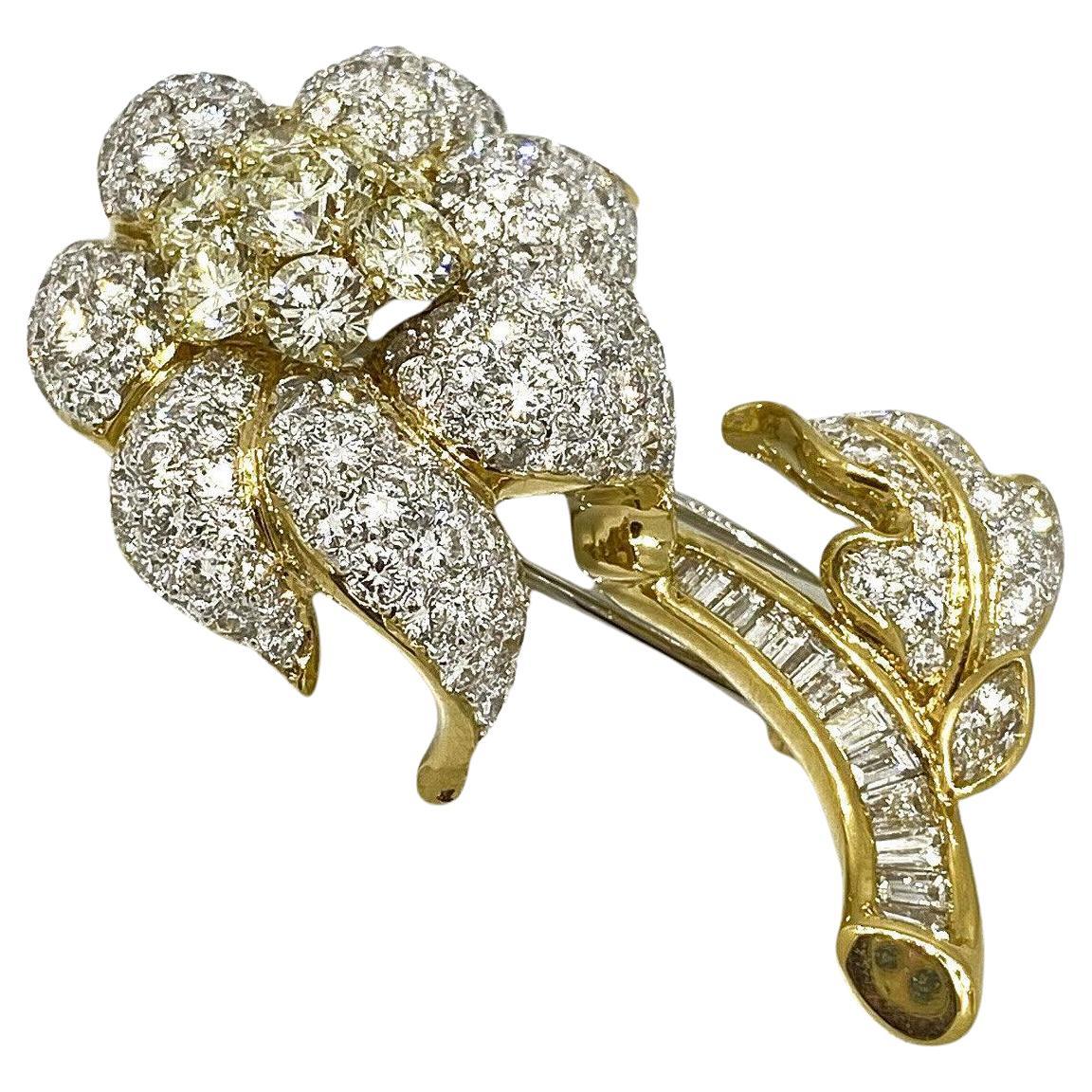 Estate Pave Diamond Flower Brooch / Pin in 18k Yellow Gold For Sale