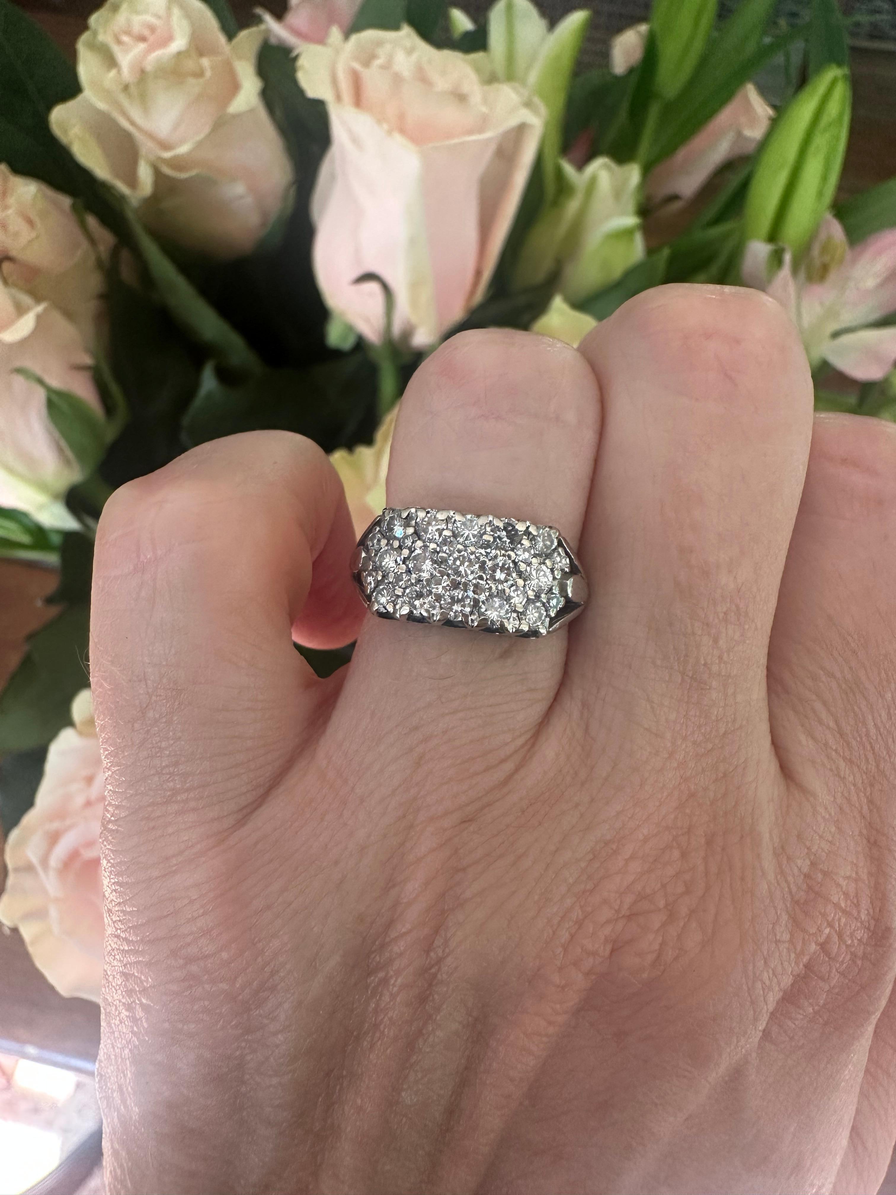 Bague à diamant pavé Estate en vente 1