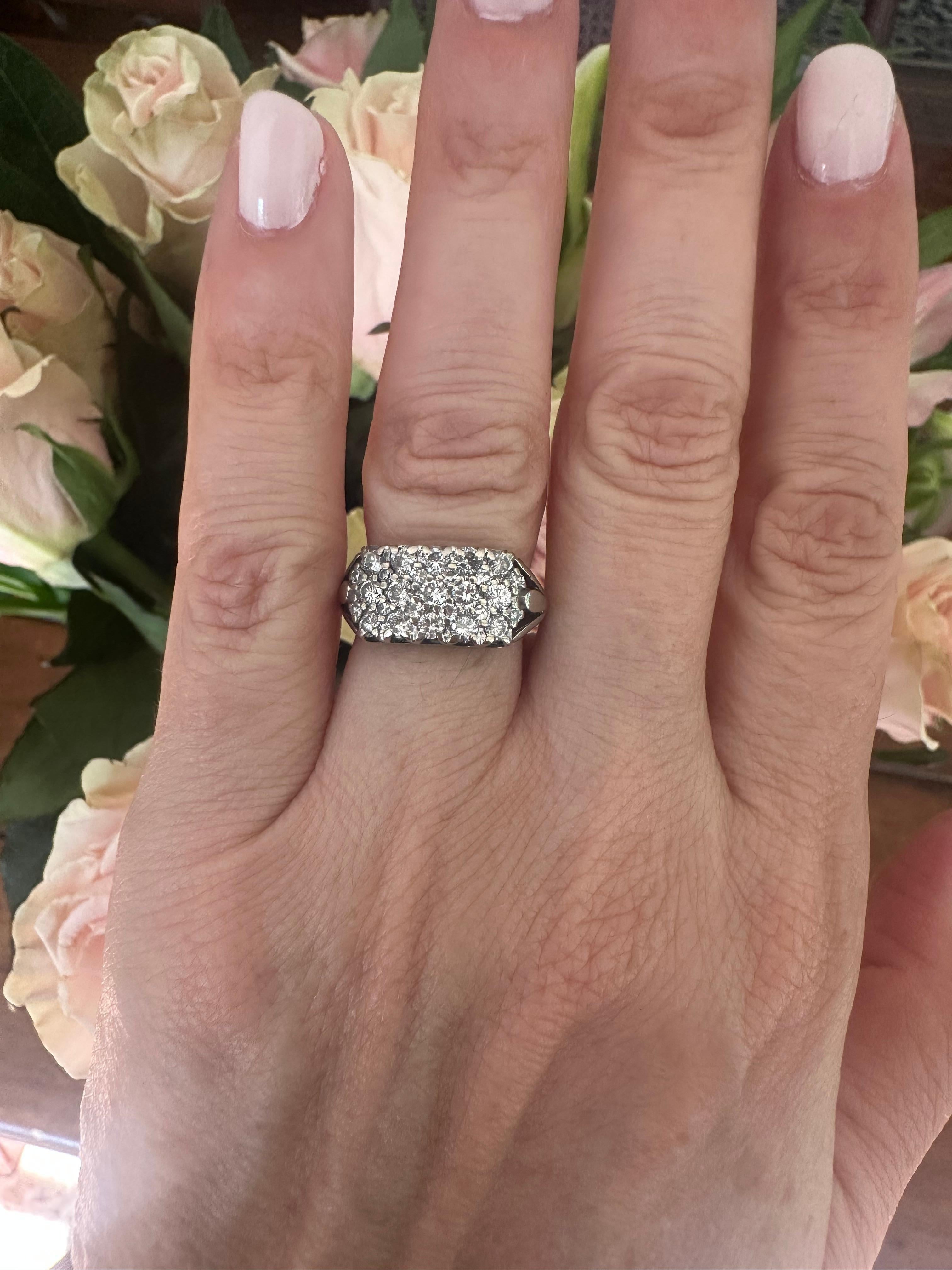 Bague à diamant pavé Estate en vente 2