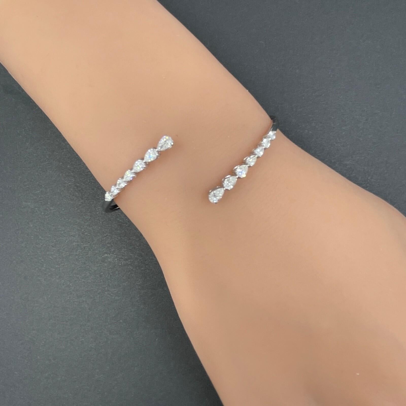 Braccialetto perla Estate con diamante bypass in oro bianco 18k 1,30ctw In condizioni ottime in vendita a Orlando, FL
