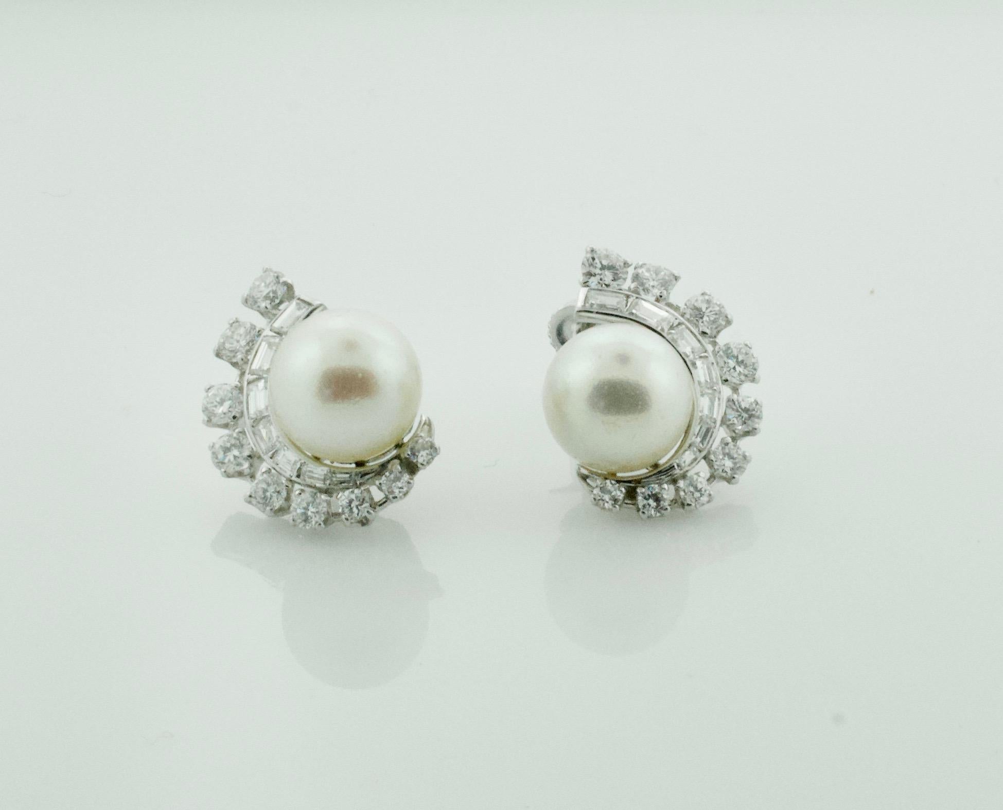 Estate Pearl and Diamond Earring in Platinum circa 1950s, 2.00 Carats In Excellent Condition For Sale In Wailea, HI