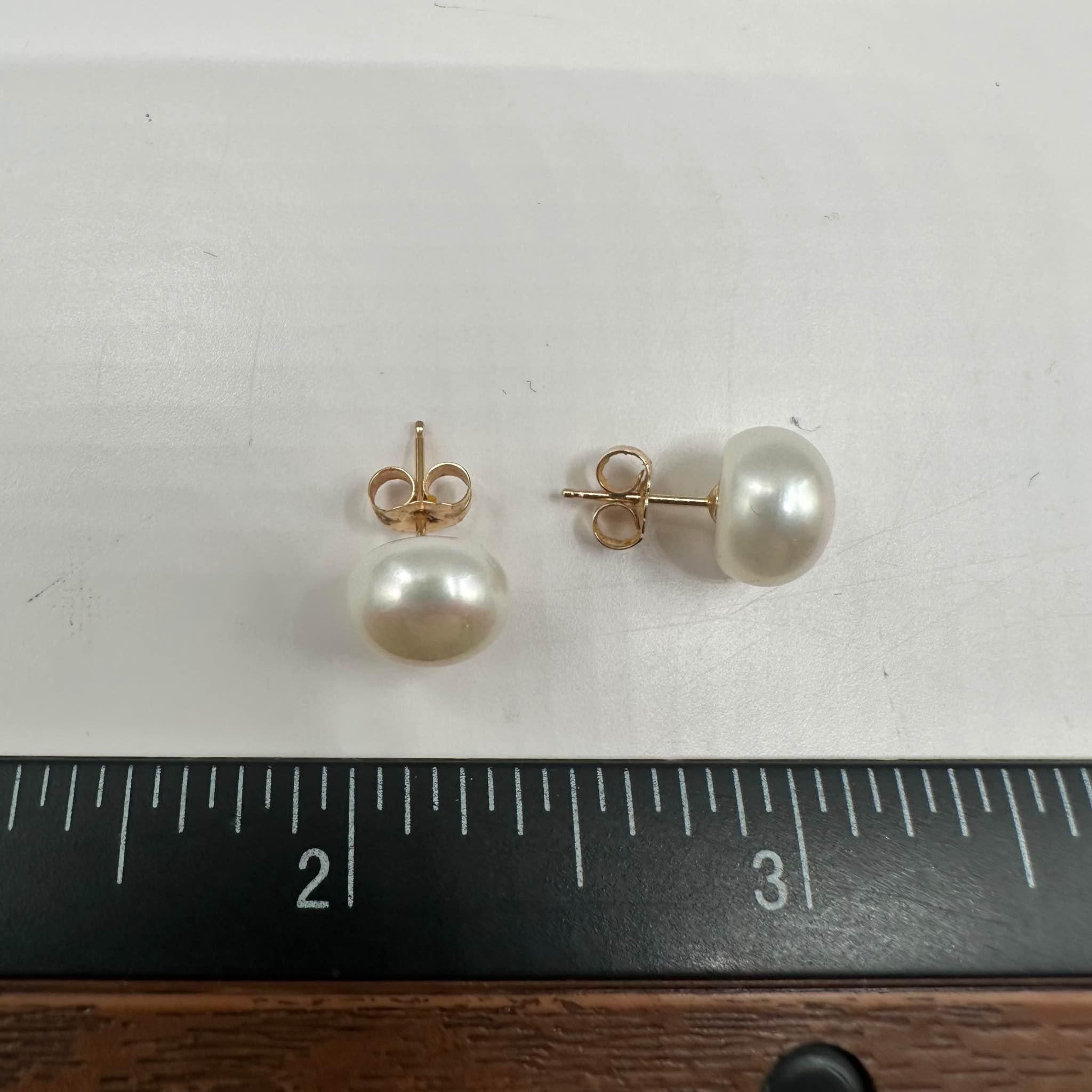 Clous d'oreilles d'occasion précieux en or jaune 14 carats avec perles de 9,2-9,3 mm Pour femmes en vente