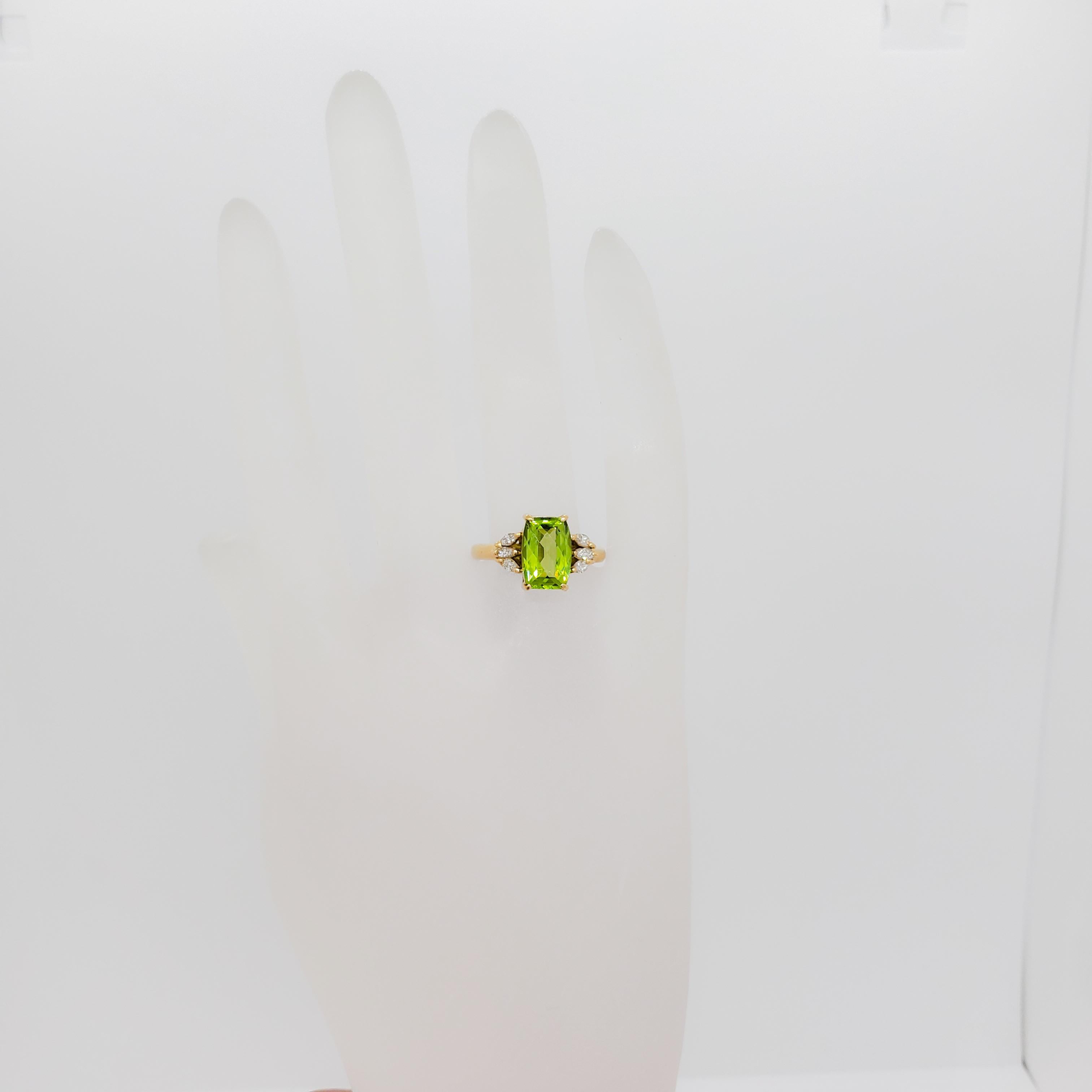 Women's or Men's Estate Peridot and Diamond Cocktail Ring in 18k Yellow Gold