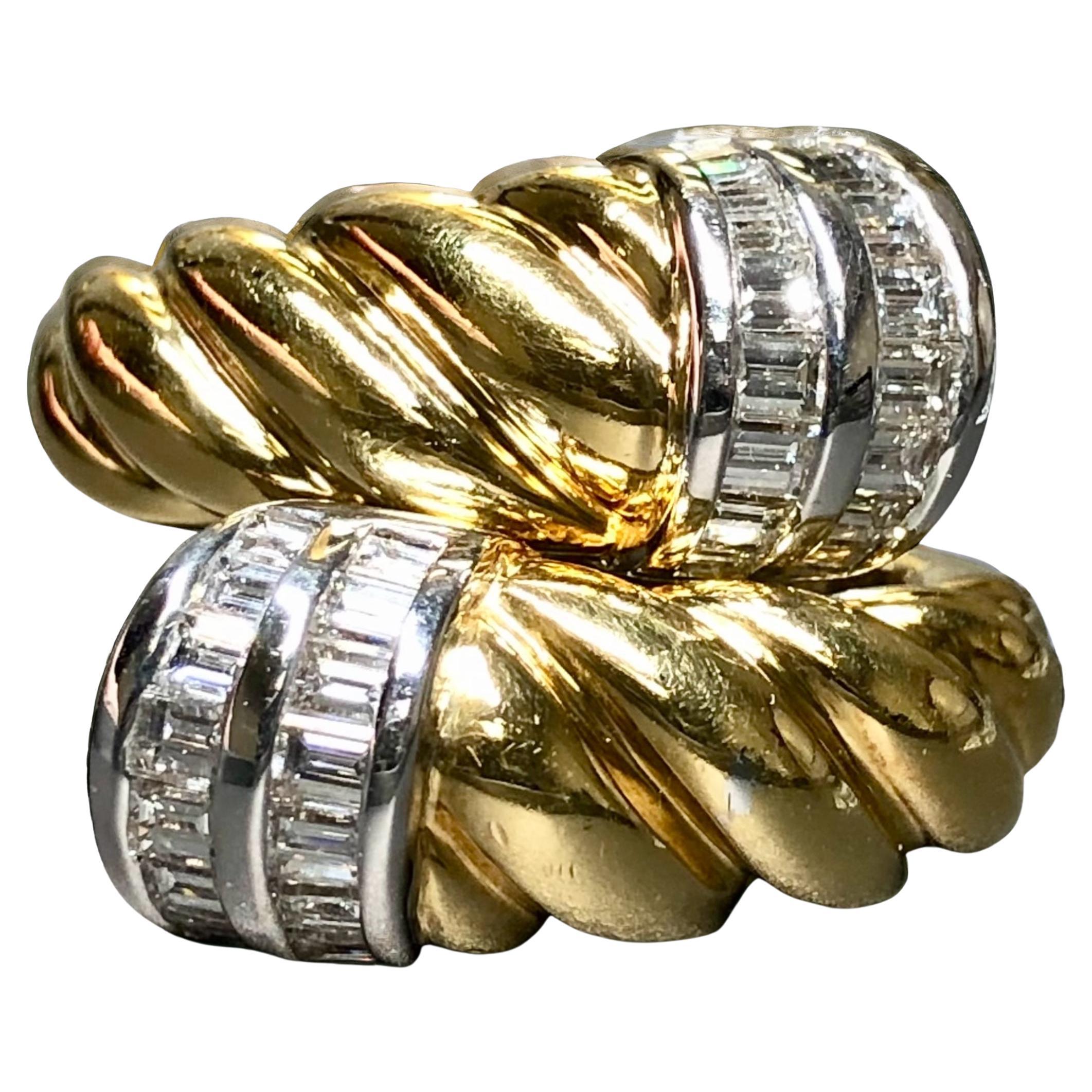 Pendientes de diseño Estate PICCHIOTTI Baguette Diamante Cuerda retorcida Camarón Huggie en venta