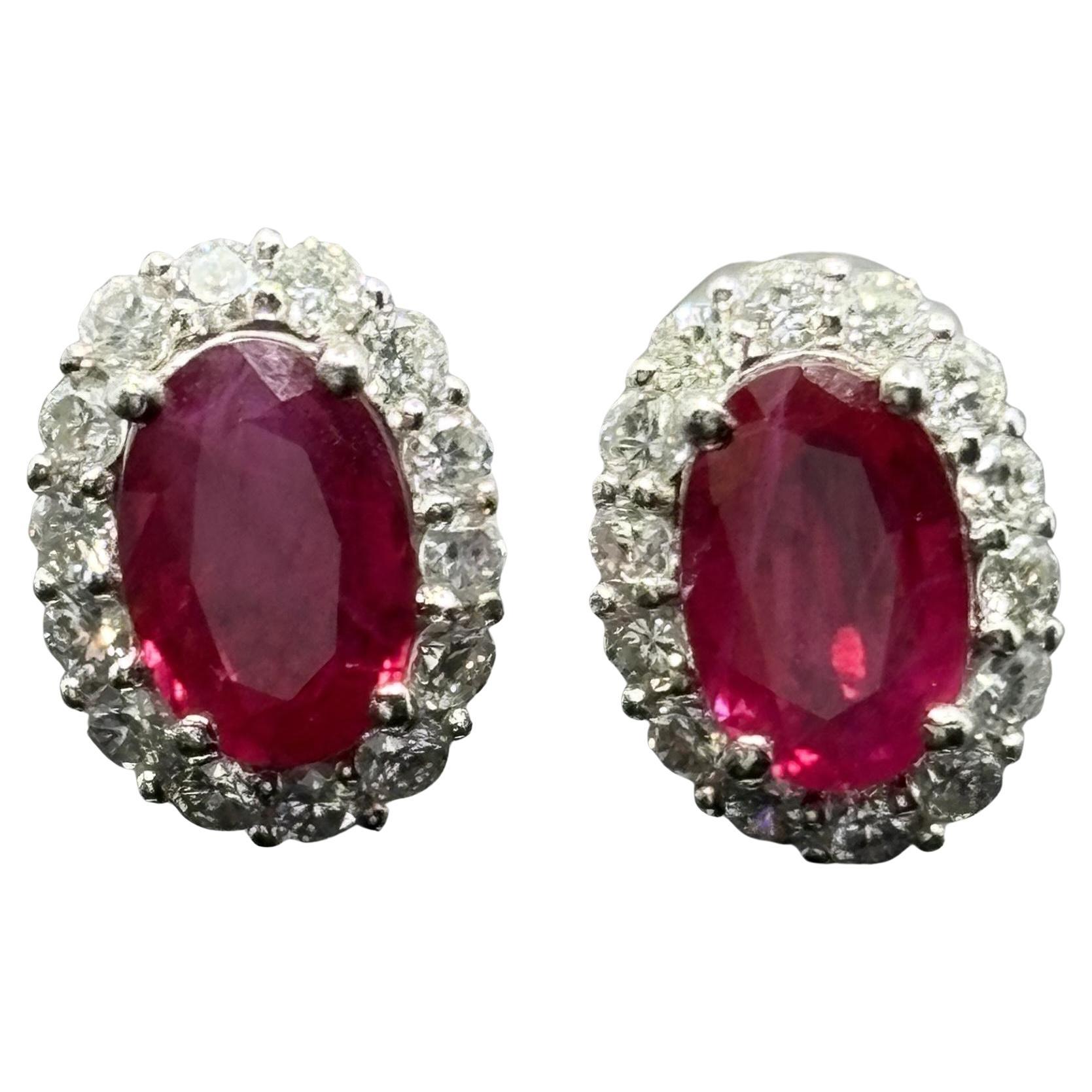 Boucles d'oreilles Estate Pigeons Blood Ruby & Diamond Platinum Stud Ears 1.33ctw