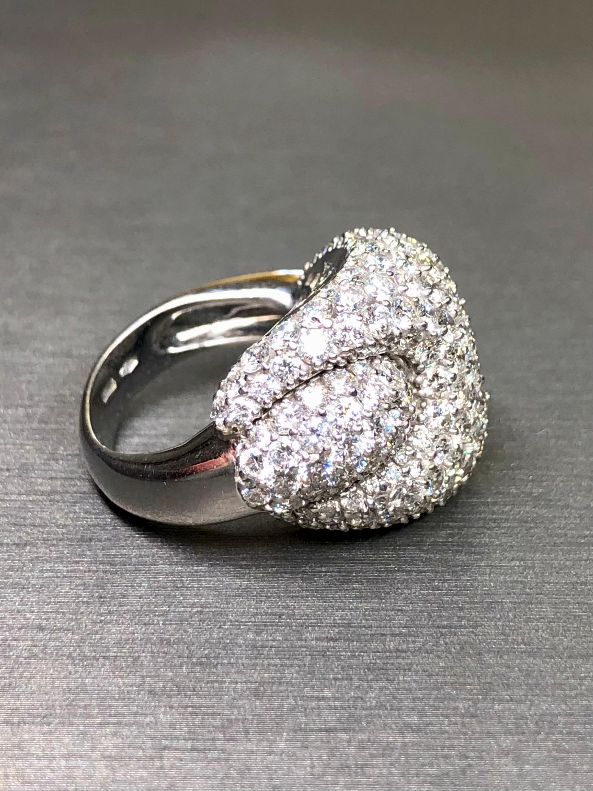 PIPPO PEREZ Bague cocktail italienne à boucle en diamants pavés 18 carats 6,96 carats poids total G Vs Unisexe en vente