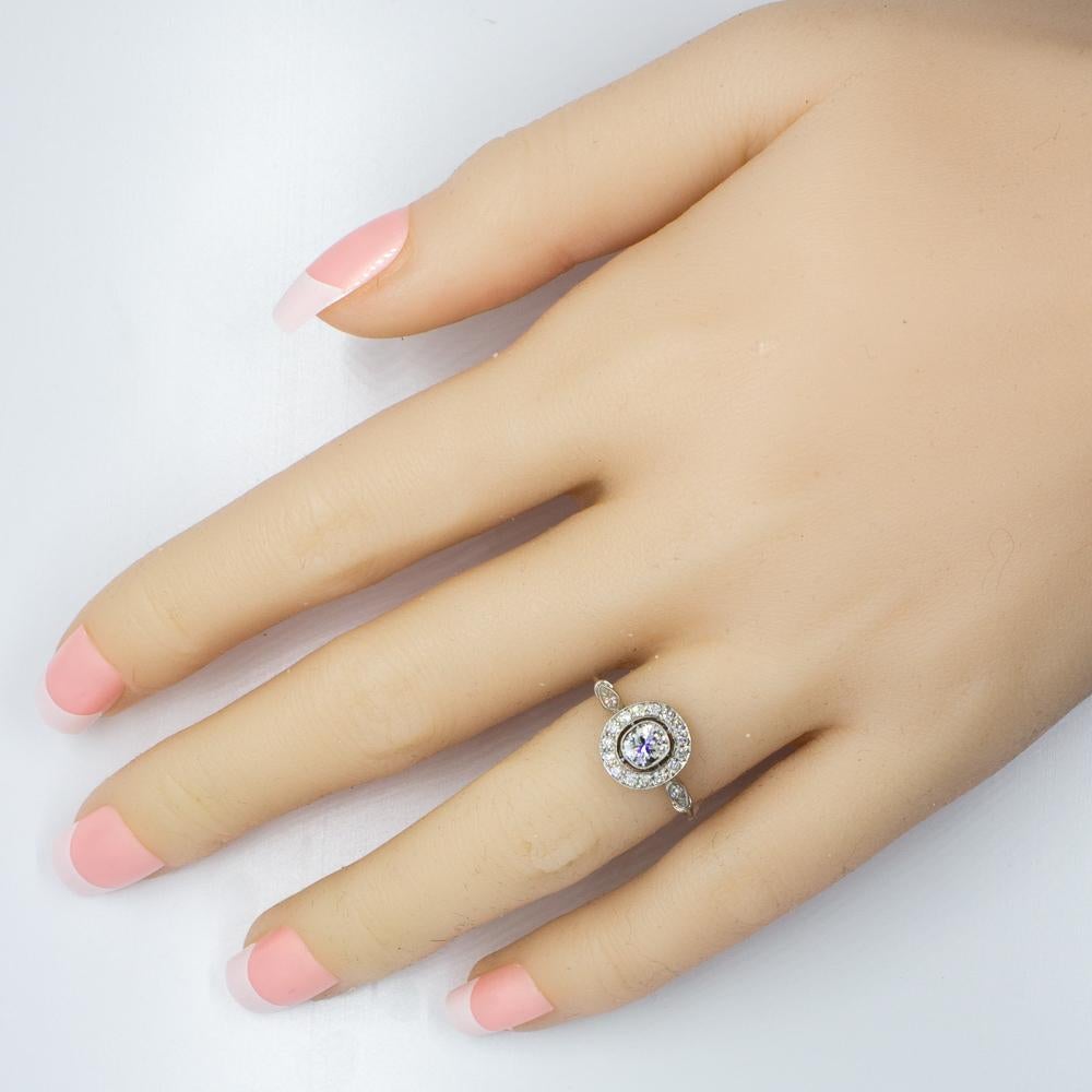 Estate Platinum 0.75 Carat Diamond Ring In Excellent Condition In Miami, FL