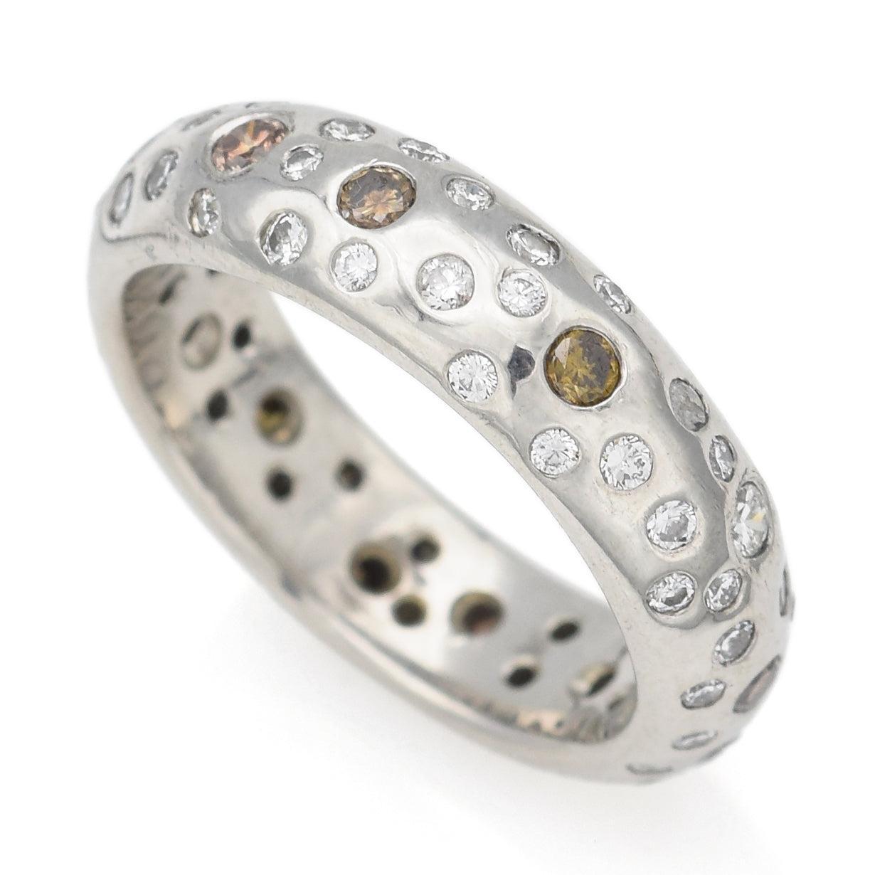 Estate Platin 0,95 TCW Braun & Weiß Diamant Band Ring im Zustand „Gut“ im Angebot in New York, NY