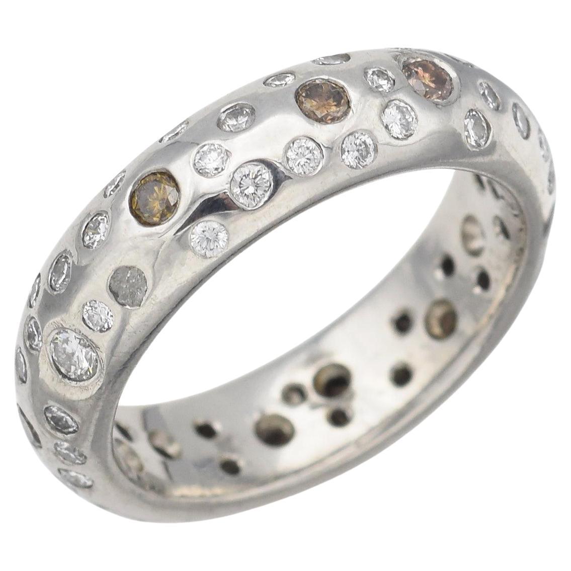 Estate Platin 0,95 TCW Braun & Weiß Diamant Band Ring im Angebot