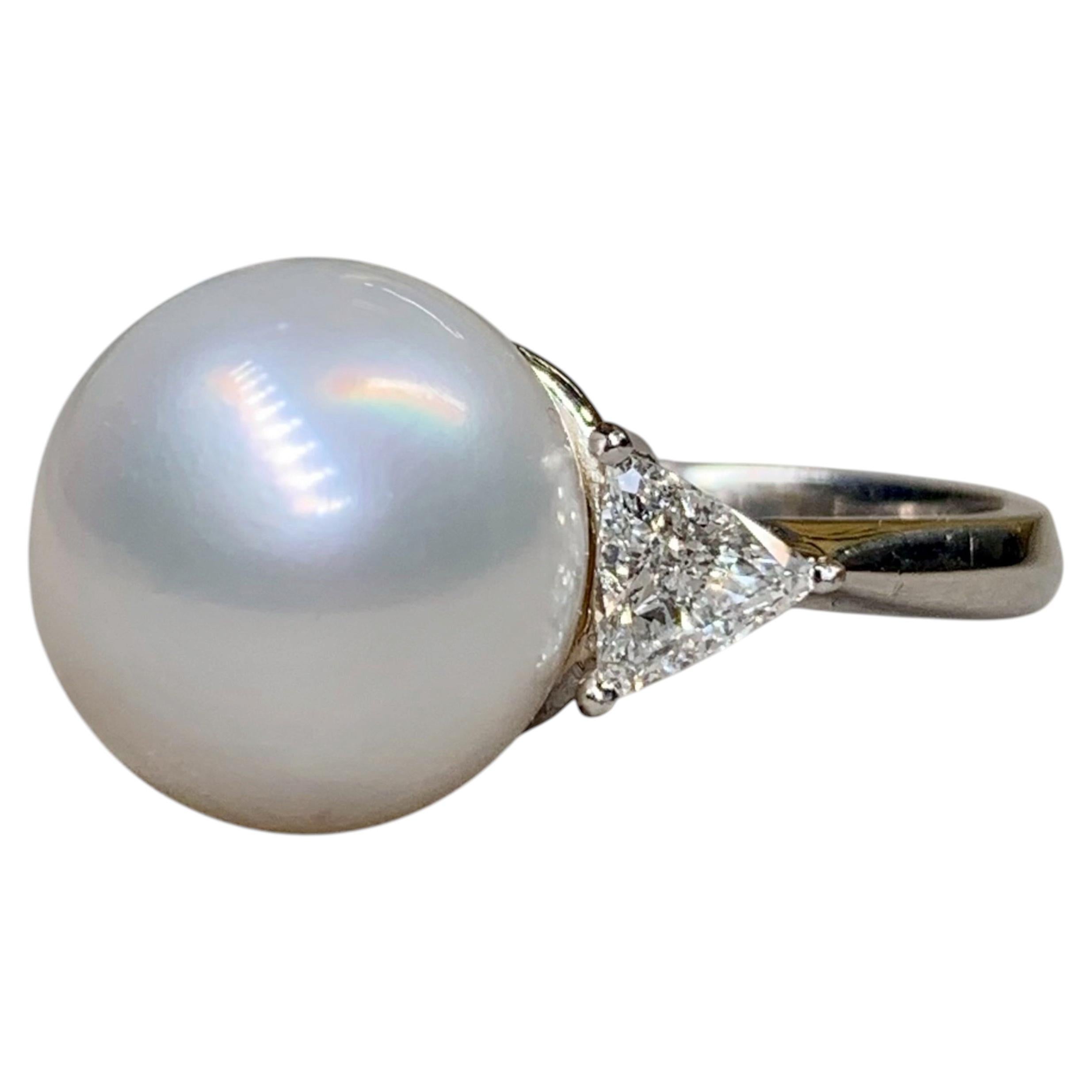 Bague de cocktail « Estate Platinum » avec une perle des mers du Sud de 14,75 mm et un gros diamant taille trilliant en vente
