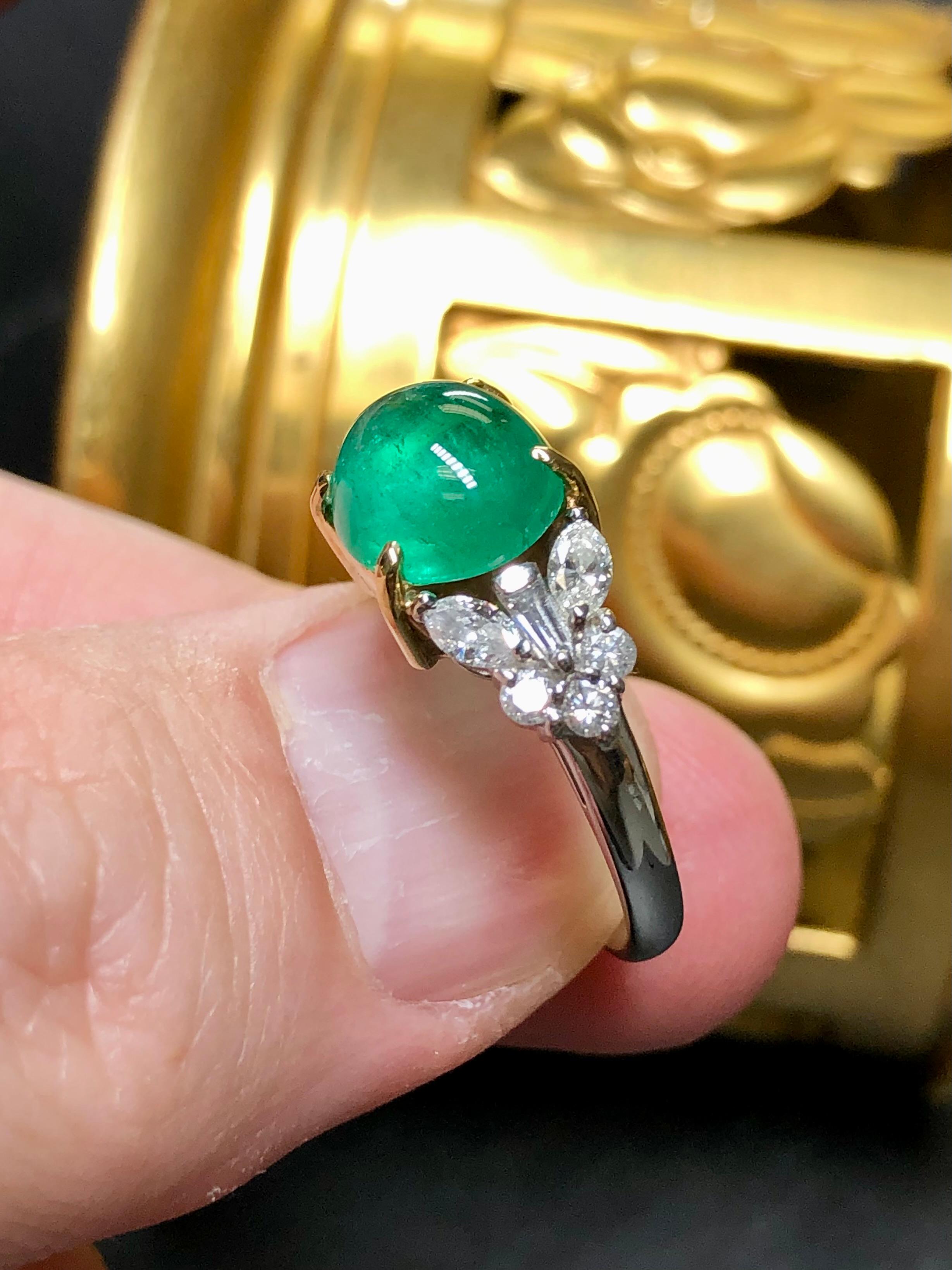 Estate Platinum 18K Cabochon Emerald Fancy Diamond Cocktail Ring Band 4.50ctw  For Sale 2