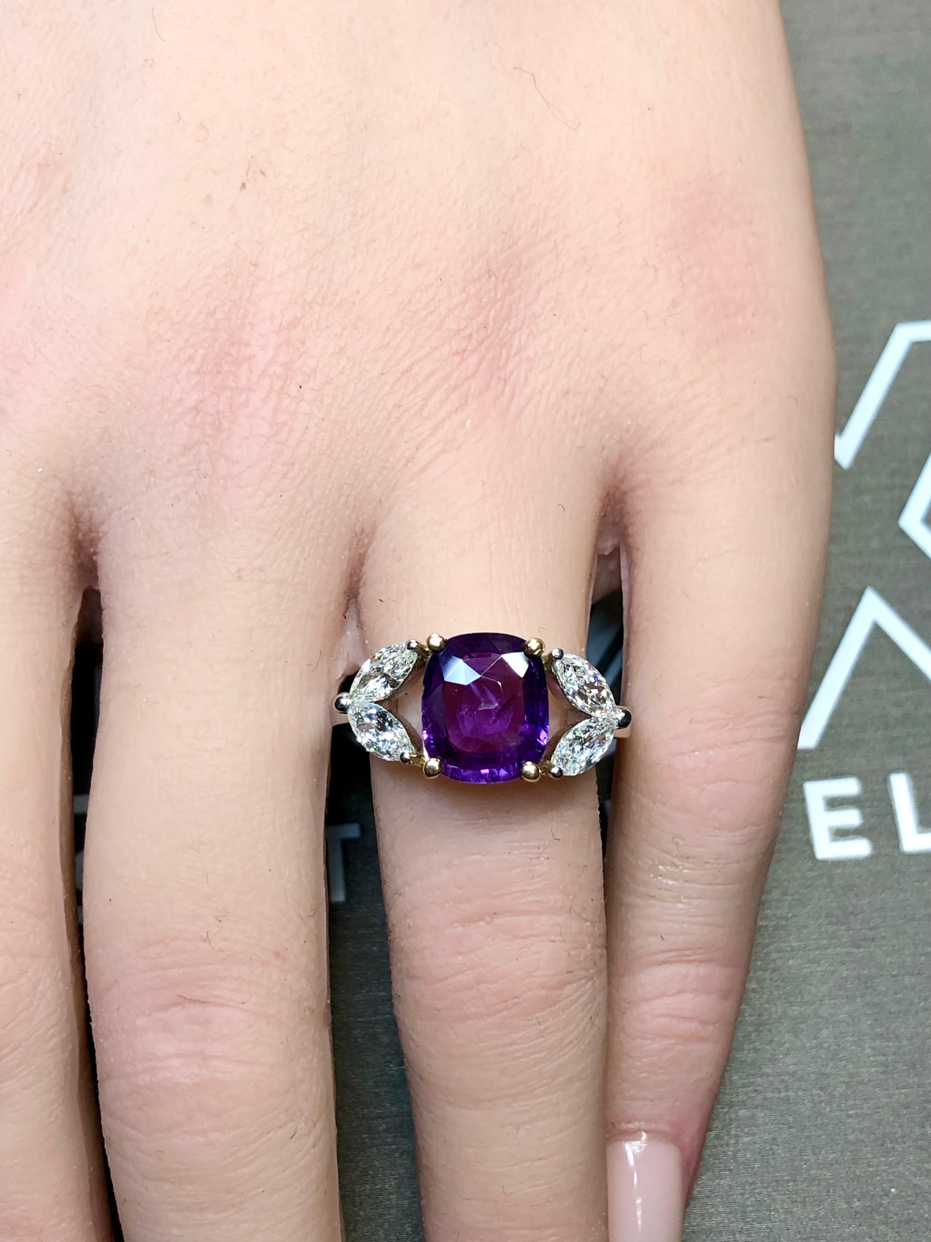 Estate Platino 18k GIA Sin Calor Cushion Zafiro Púrpura Anillo de Diamantes en venta 4
