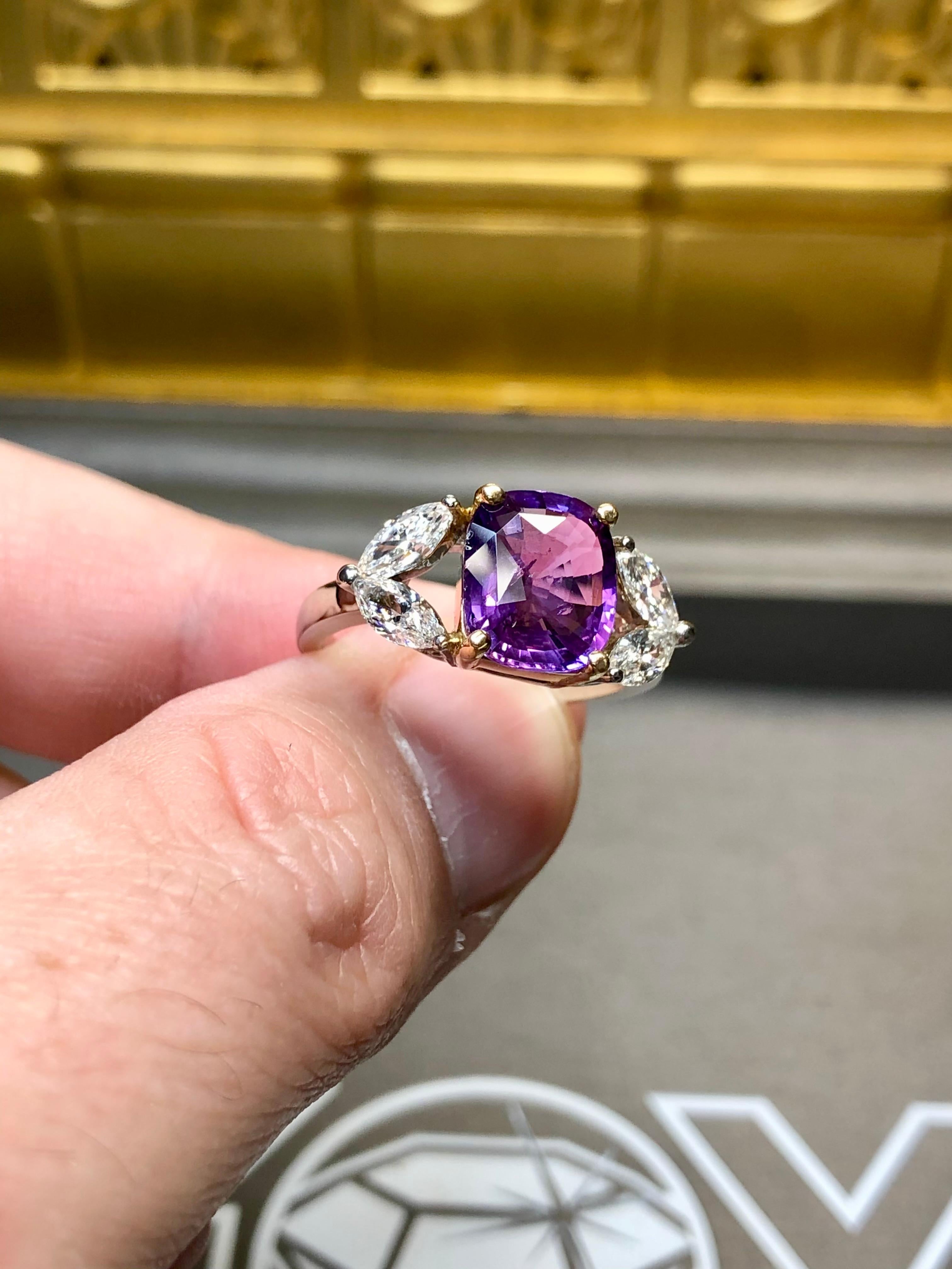 De las mujeres Estate Platino 18k GIA Sin Calor Cushion Zafiro Púrpura Anillo de Diamantes en venta