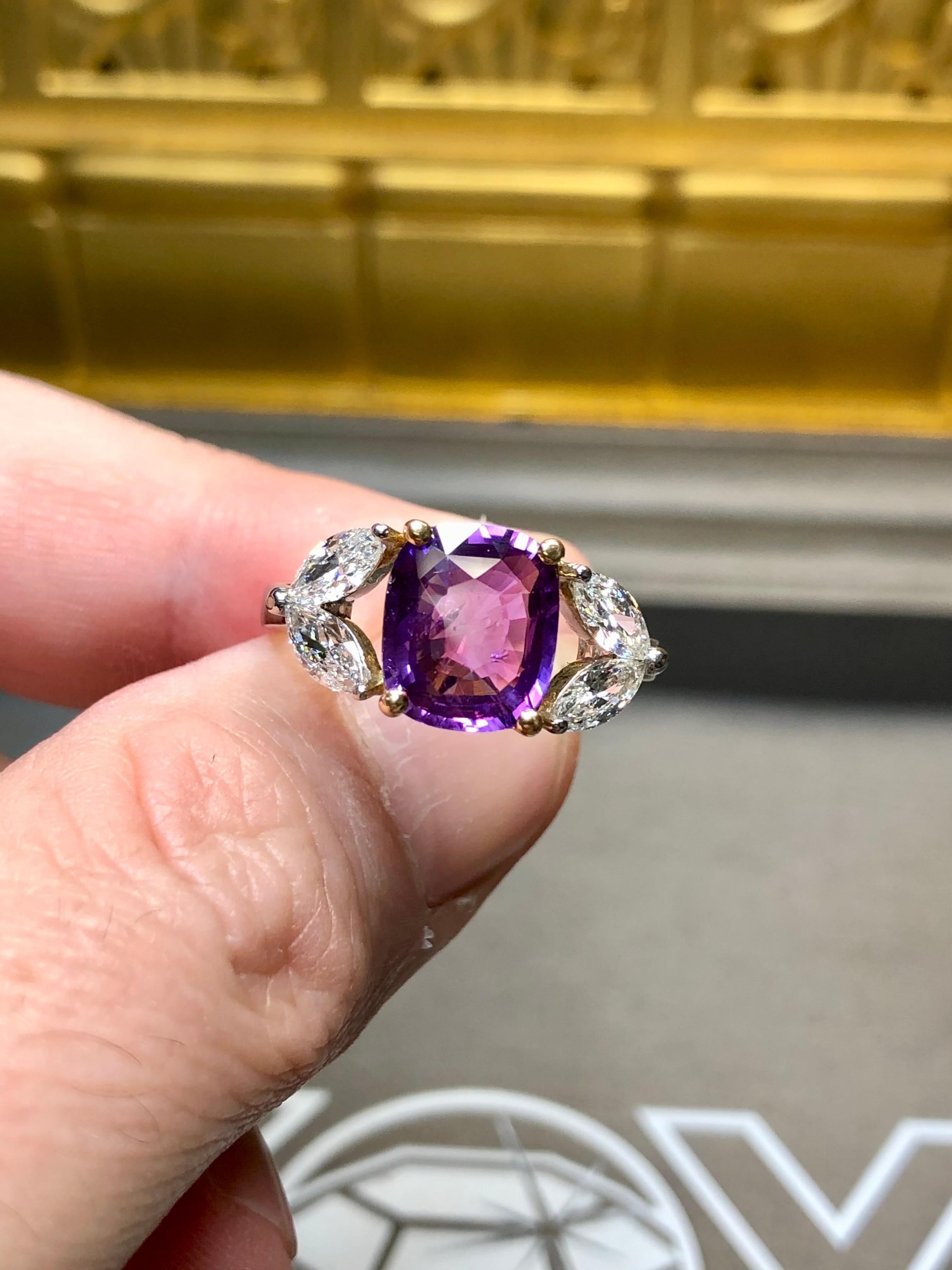 Estate Platino 18k GIA Sin Calor Cushion Zafiro Púrpura Anillo de Diamantes en venta 2