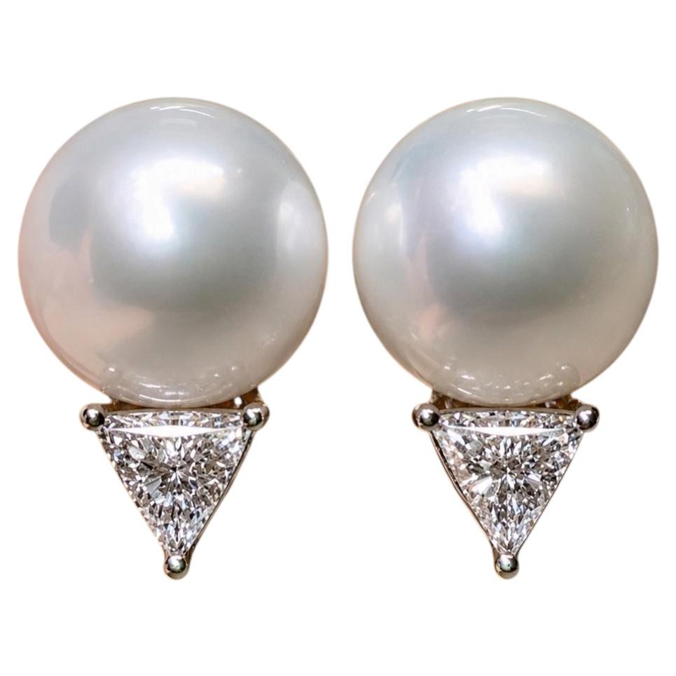Orecchini a cerchio Estate Platinum in oro 18 carati con perla dei Mari del Sud e grande diamante taglio trilliant