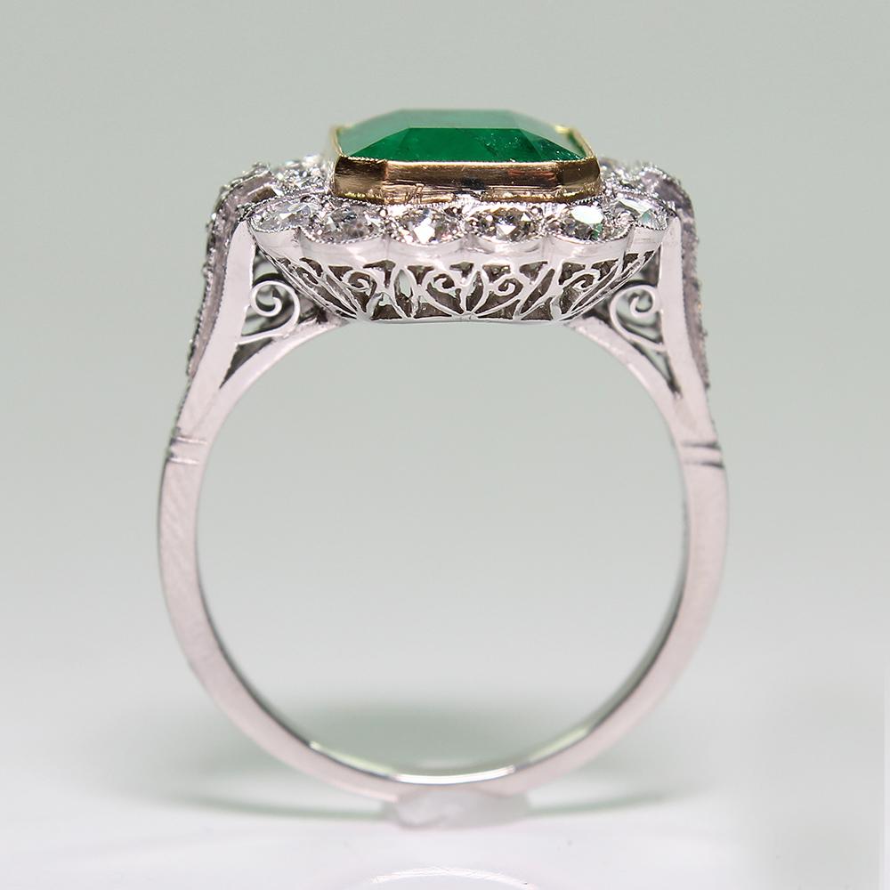 Women's or Men's Estate Platinum 2.94 Carat Emerald and Diamond Ring