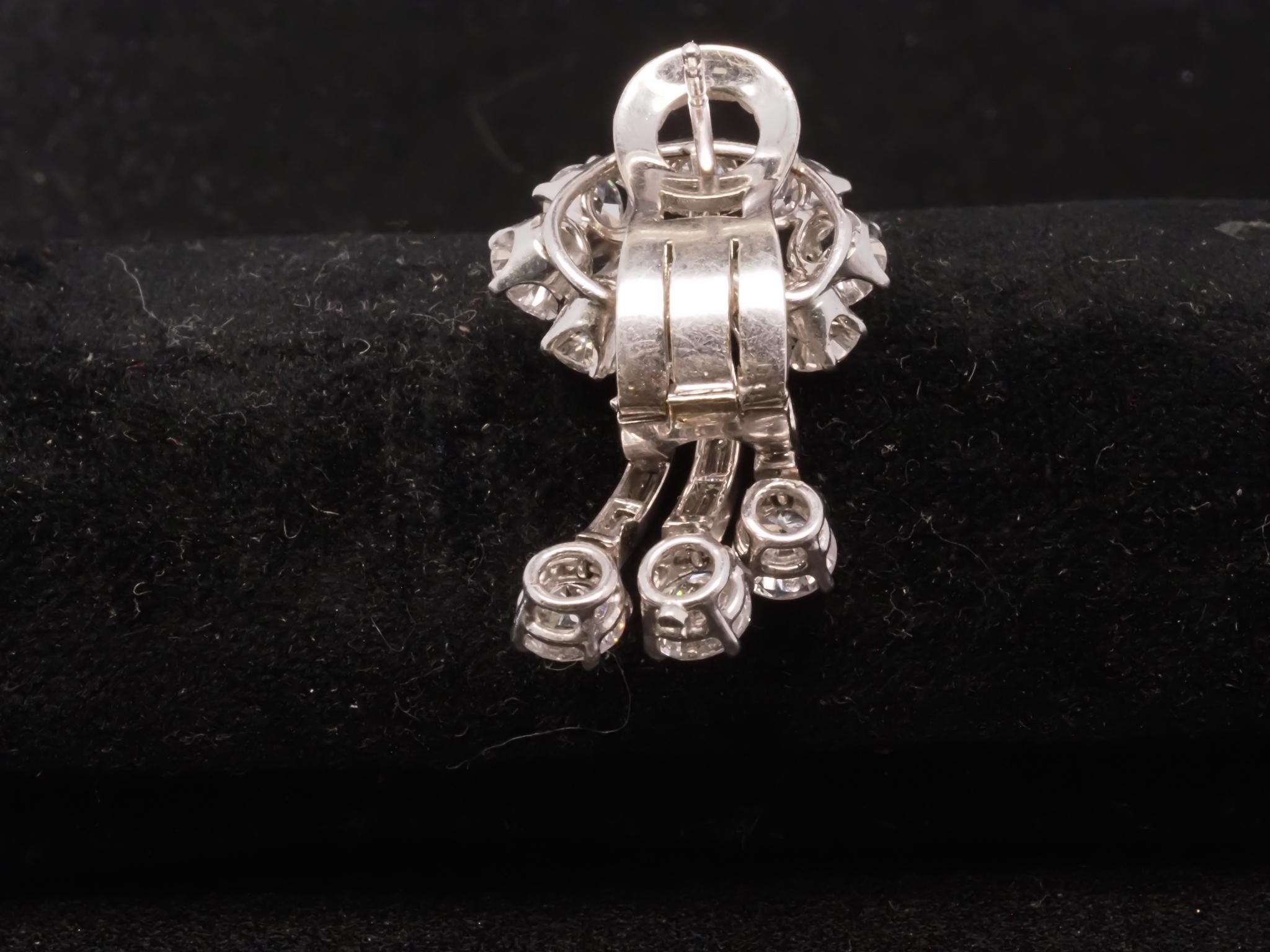 Boucles d'oreilles cascade en platine de 7,00ct avec diamants ronds et taillés en escalier - VHK#264a Bon état - En vente à Hicksville, NY