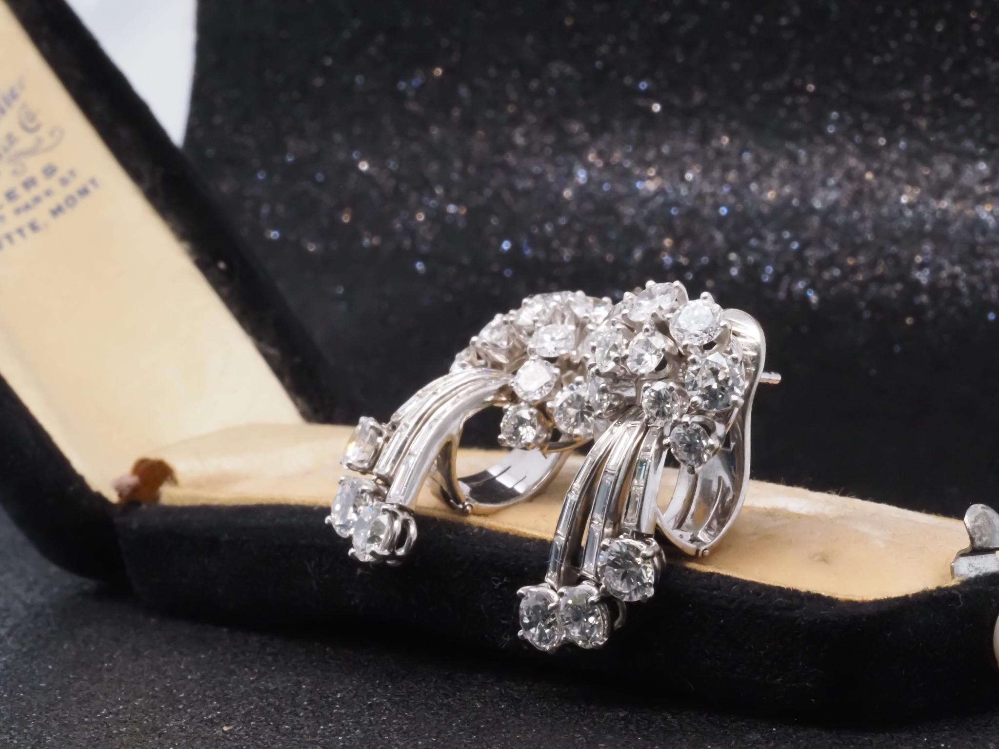 Boucles d'oreilles cascade en platine de 7,00ct avec diamants ronds et taillés en escalier - VHK#264a en vente 1