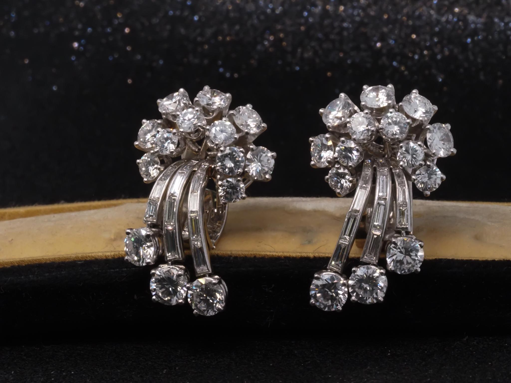 Boucles d'oreilles cascade en platine de 7,00ct avec diamants ronds et taillés en escalier - VHK#264a en vente 2