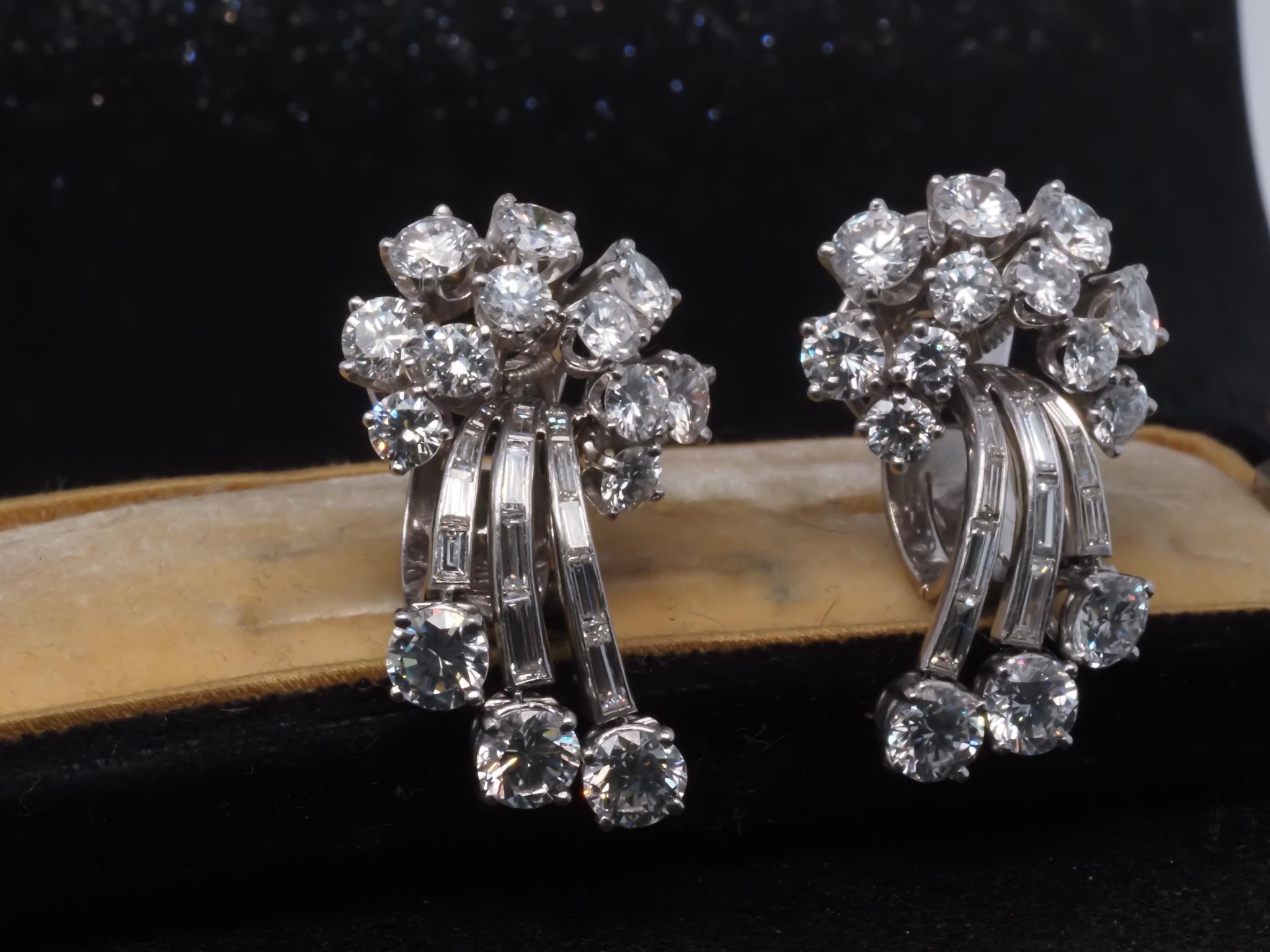 Boucles d'oreilles cascade en platine de 7,00ct avec diamants ronds et taillés en escalier - VHK#264a en vente 3