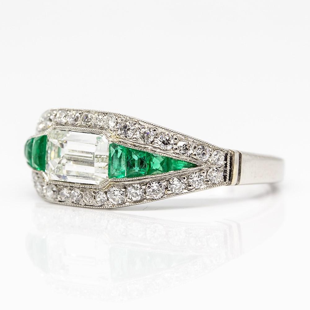 emerald cut diamond ring with emeralds
