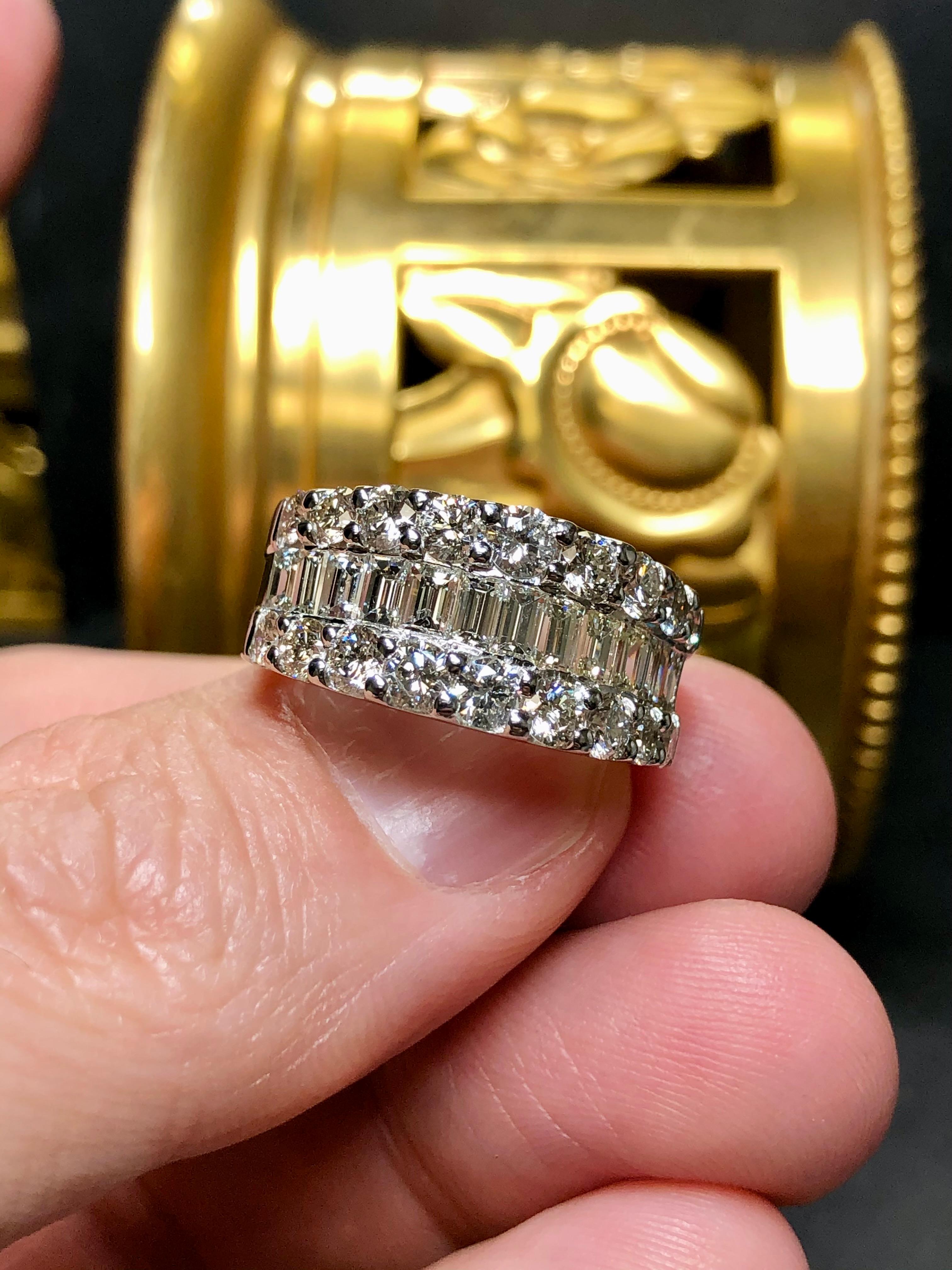 Nachlass Platin Baguette Runder Diamant 1/2 Band Cocktail-Ring 4cttw Gr. 6,25 (Rundschliff) im Angebot