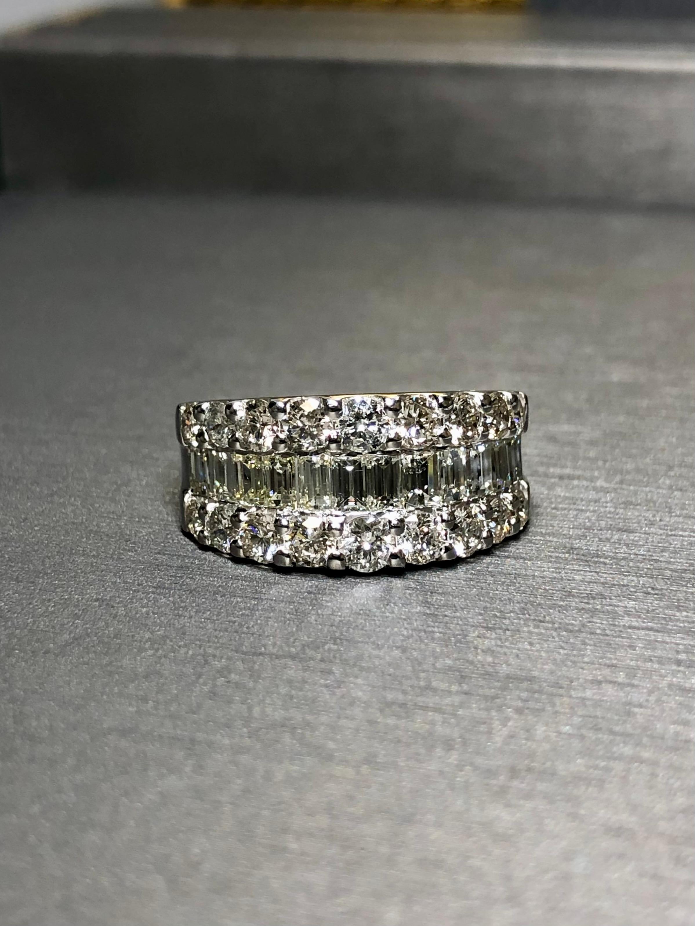 Nachlass Platin Baguette Runder Diamant 1/2 Band Cocktail-Ring 4cttw Gr. 6,25 im Angebot 1