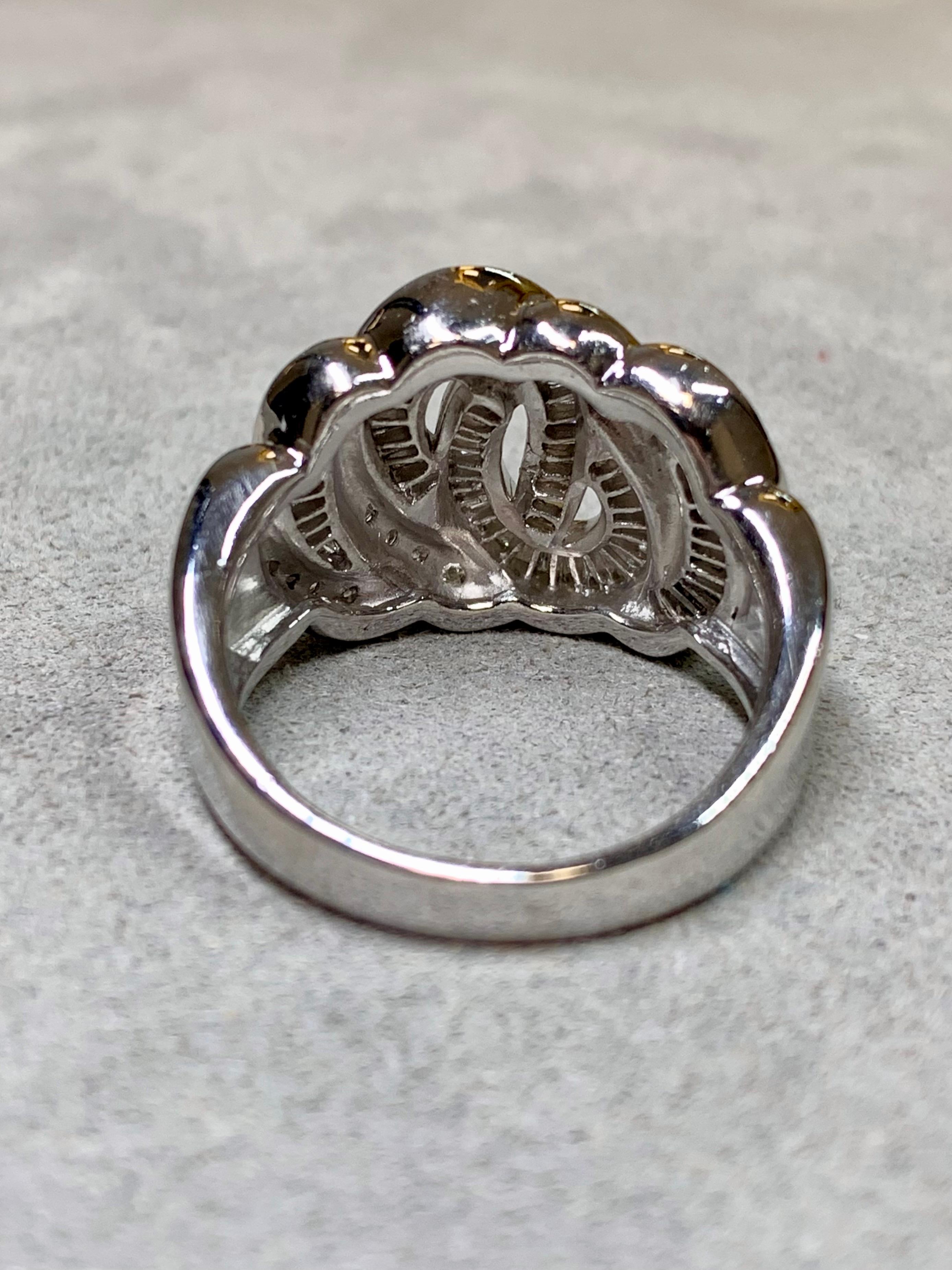 Estate Platino Baguette Ronda Diamante Remolino Anillo de Cóctel Pesado Sz 10.5 Contemporáneo en venta