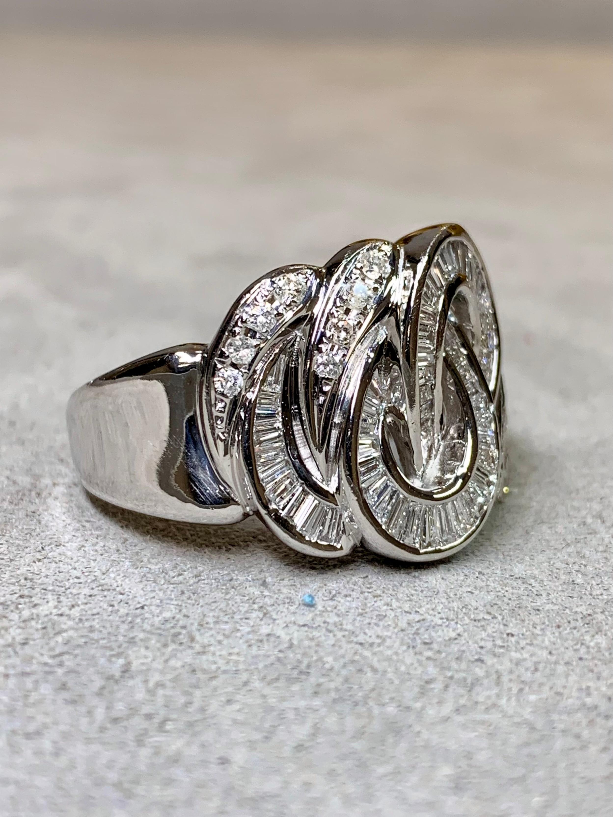 Estate Platino Baguette Ronda Diamante Remolino Anillo de Cóctel Pesado Sz 10.5 en Excelente estado para la venta en Winter Springs, FL