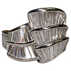 Anillo de cóctel de diamantes baguette en cascada de platino NUMERADO