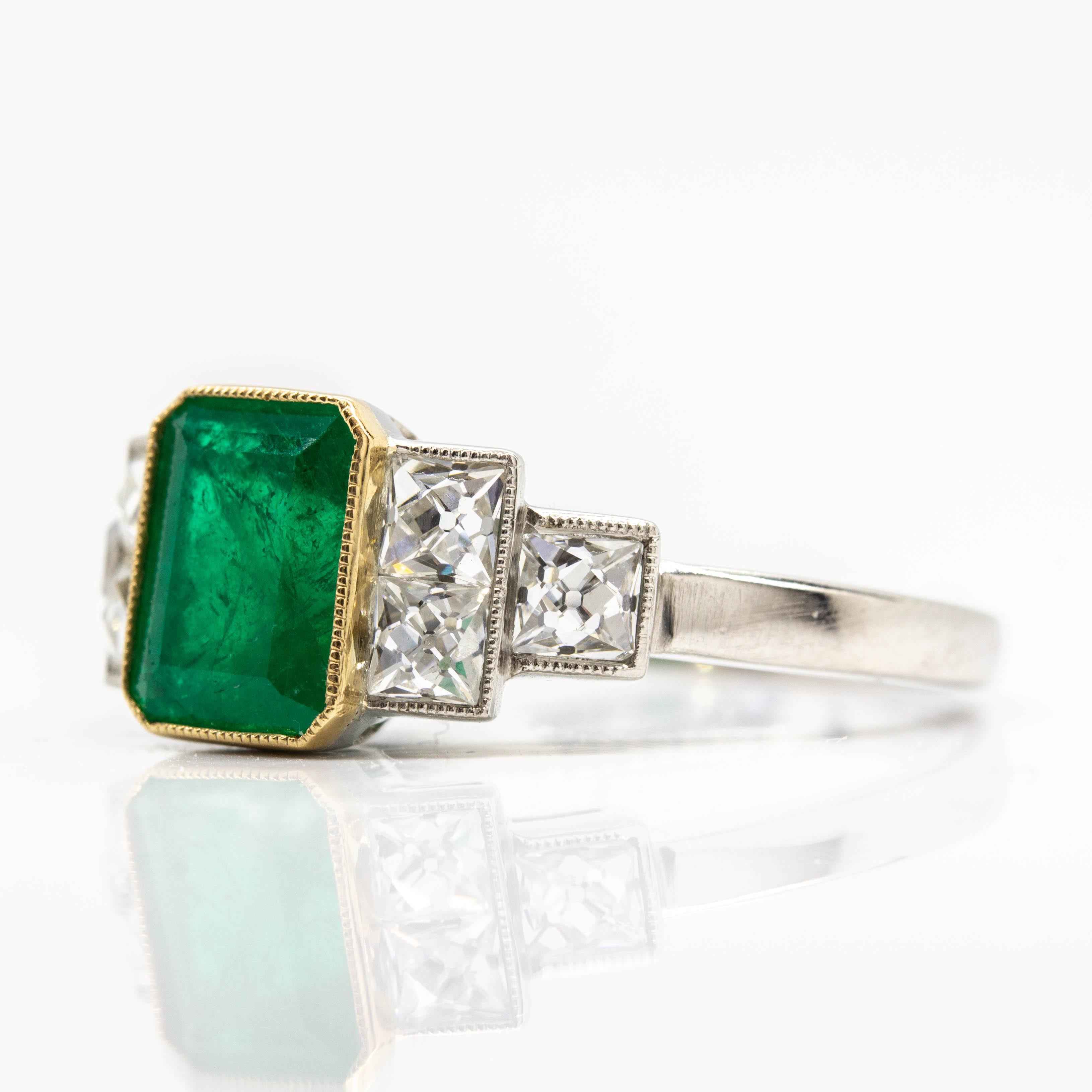 Estate Platinum Colombian Emerald and French Cut Diamonds Ring In Excellent Condition In Miami, FL